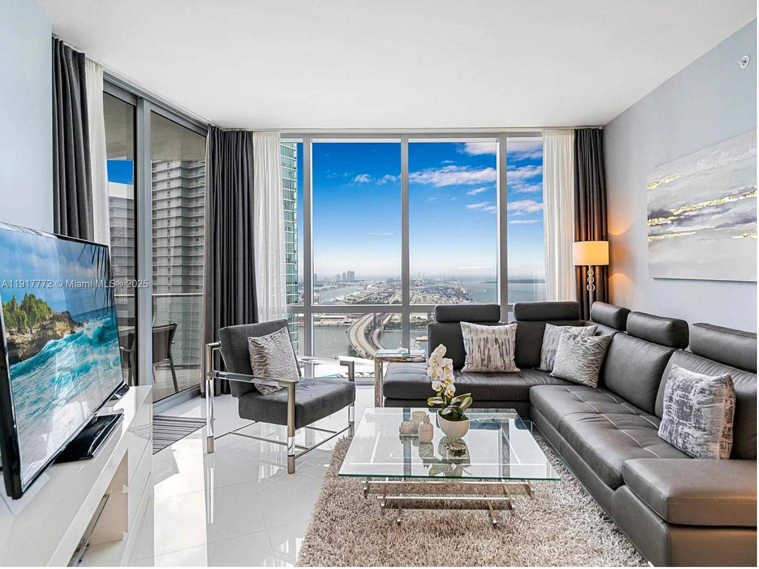 851 NE 1st AveMiami - Condo/Co-Op/Annual,Condo condo unit 3909 - picture