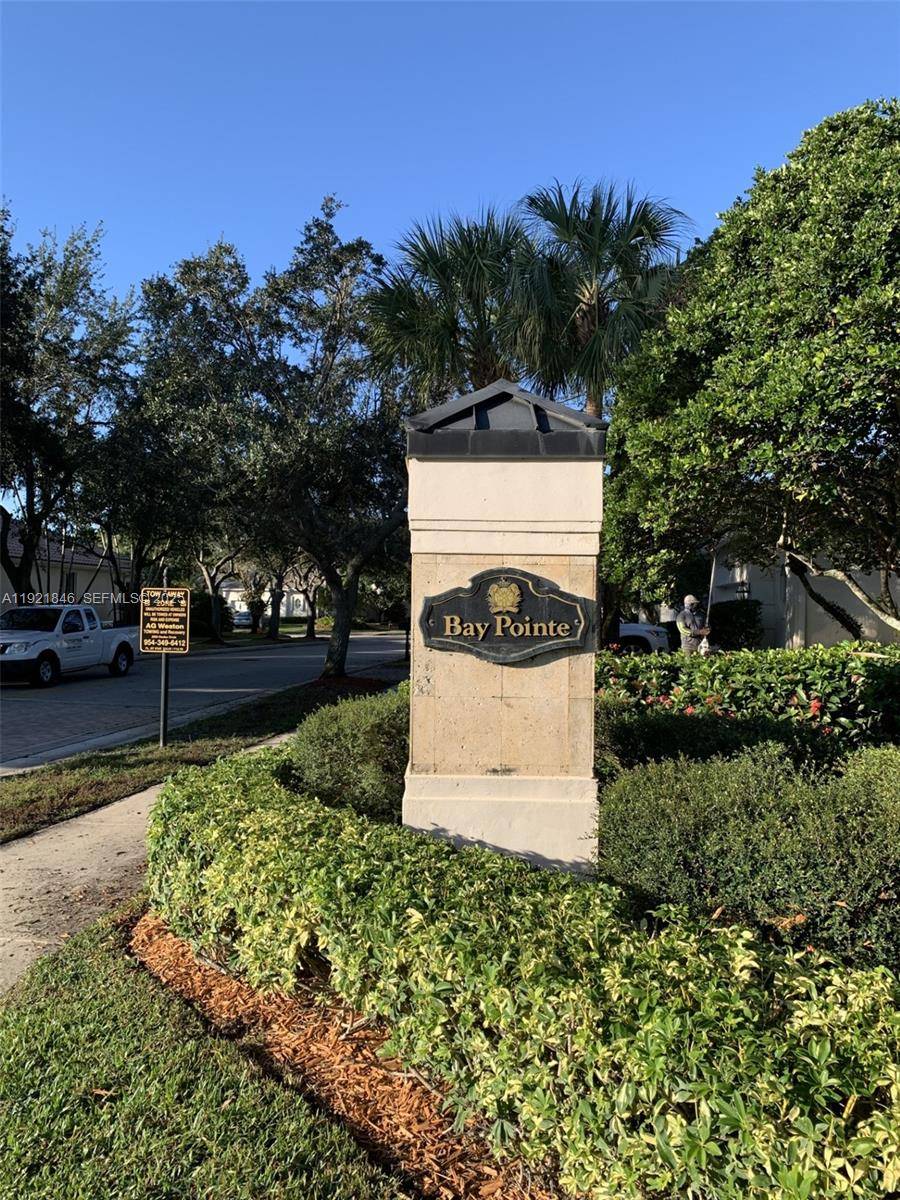 2518 Bay Pointe CtWeston - picture