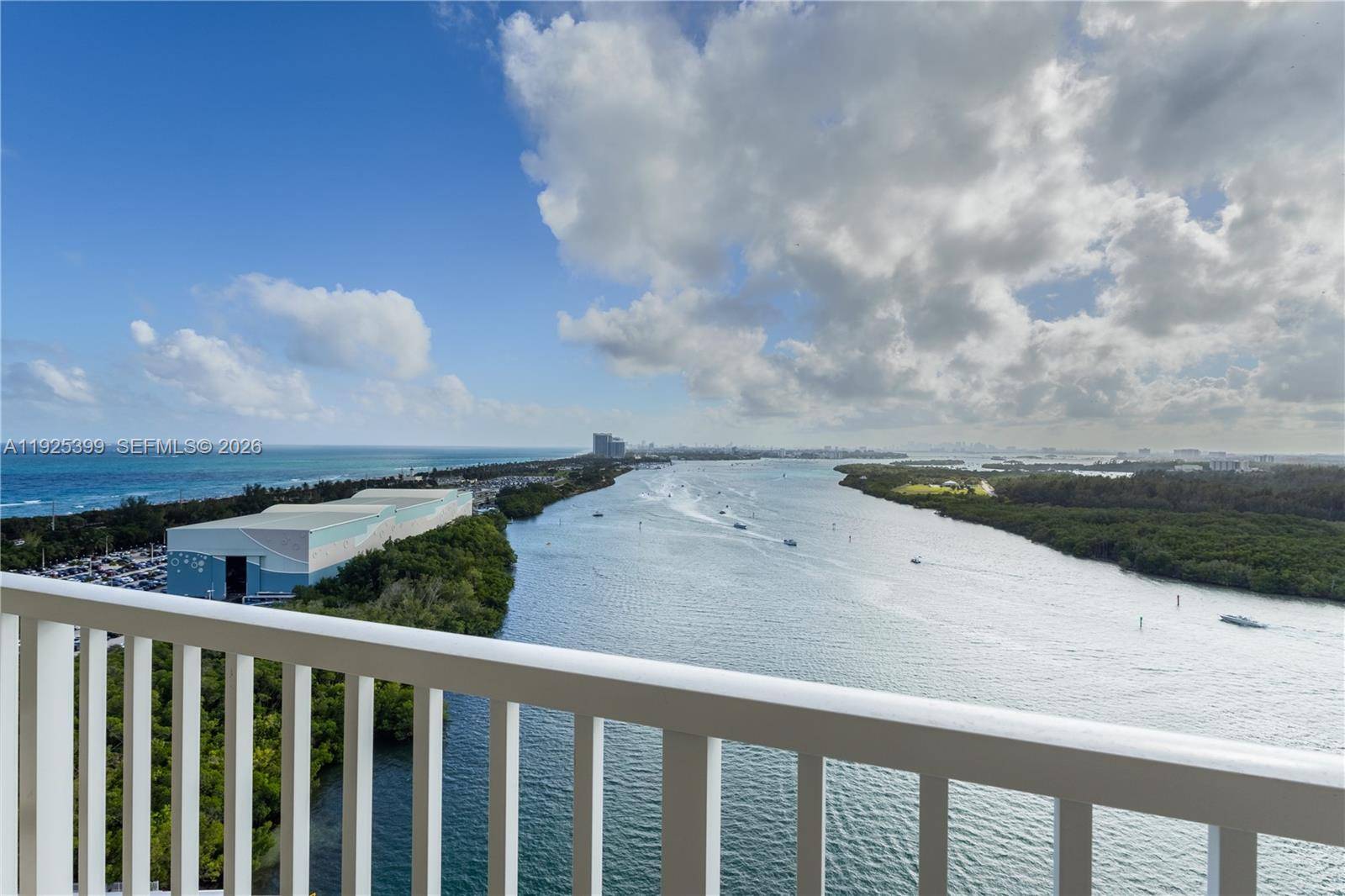 300 SE Bayview DrSunny Isles Beach - Condo 5+ Stories,Condo condo unit 2114 - picture