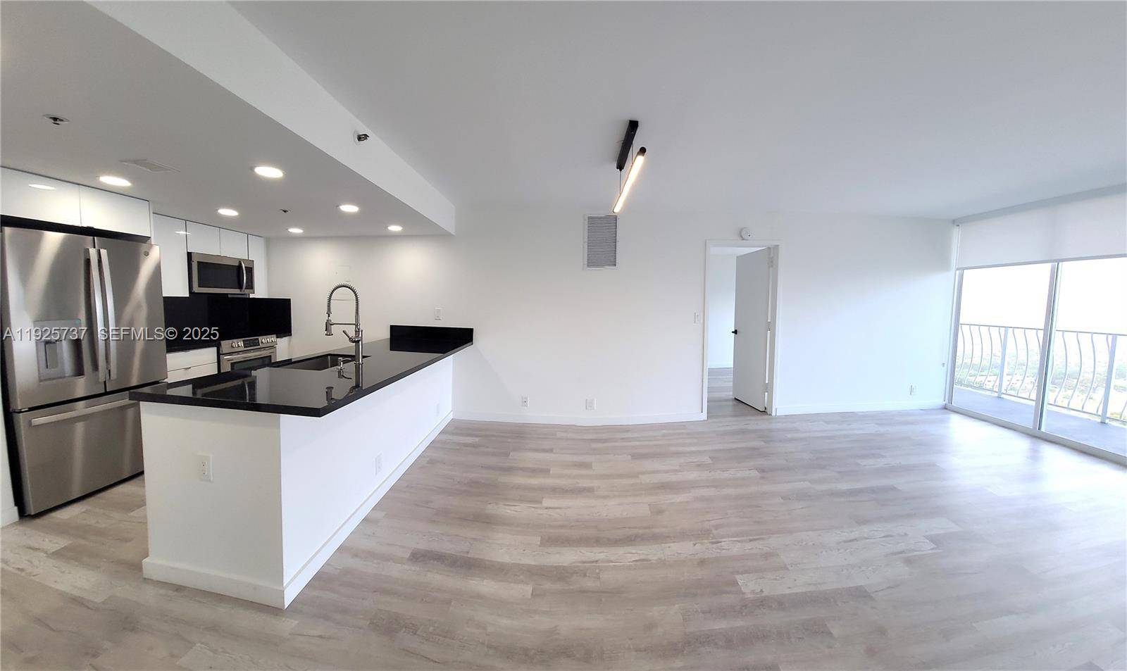 7601 E Treasure DrNorth Bay Village - Apartments-Annual,Condo condo unit 2103 - picture