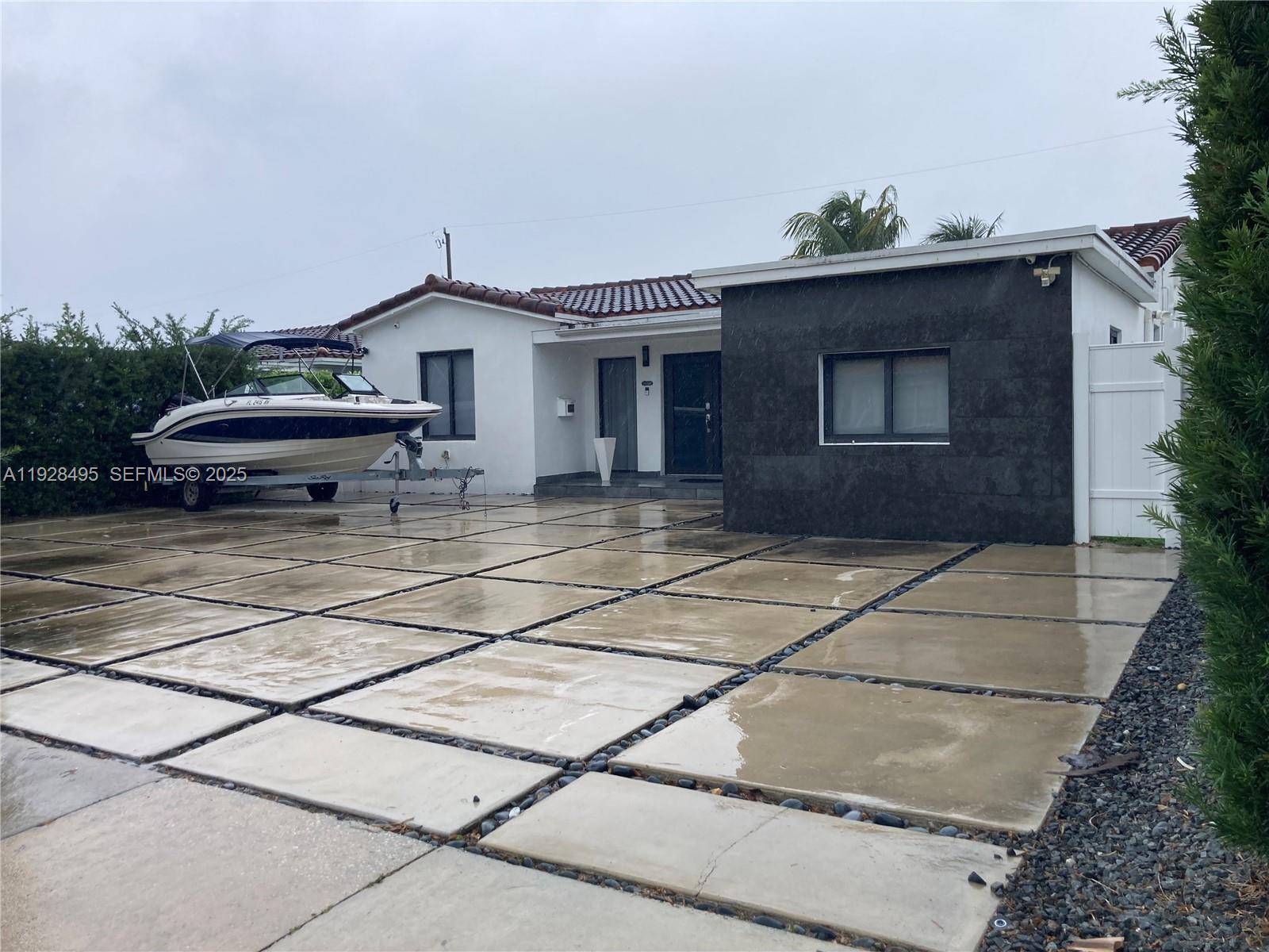 7524 Mutiny AveNorth Bay Village - picture