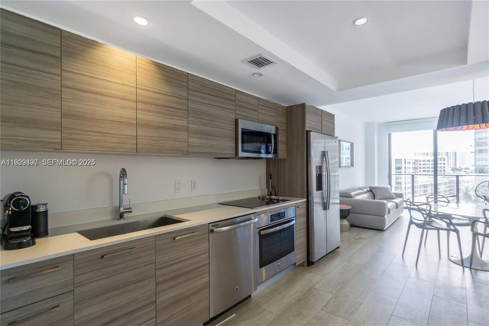 121 NE 34th StMiami - Condo 5+ Stories,Condo condo unit 1203 - picture