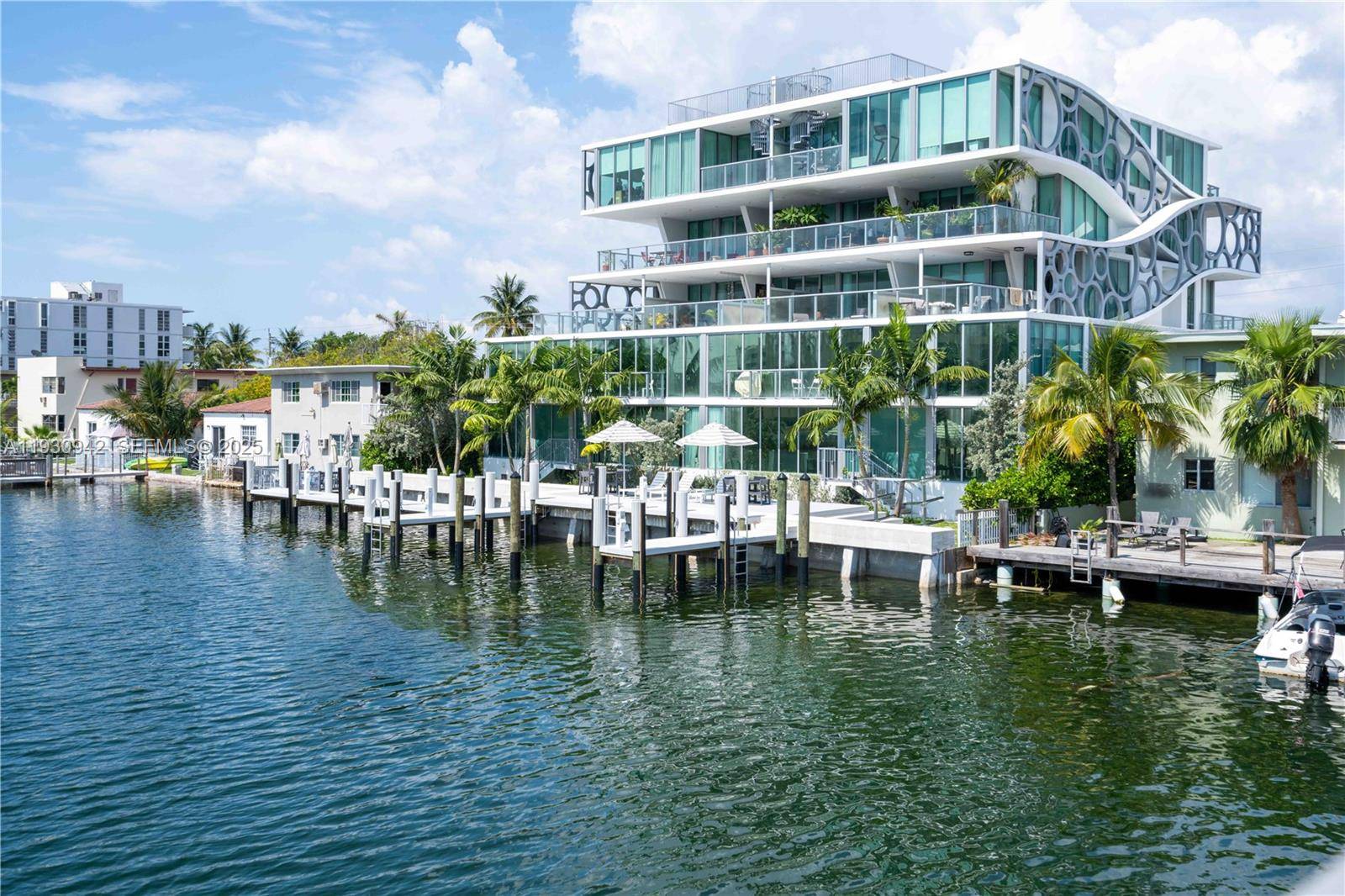 8425 Crespi BlvdMiami Beach - Apartments-Annual,Apartment condo unit TH4 - picture