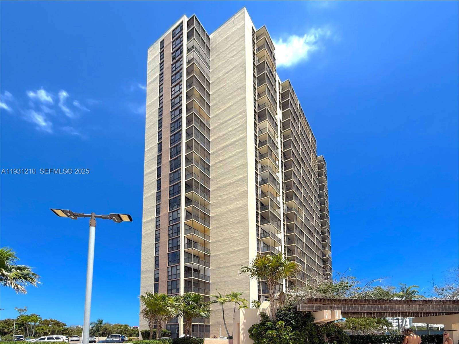 20379 W Country Club DrAventura - Condo 5+ Stories,Condo condo unit 2334 - picture