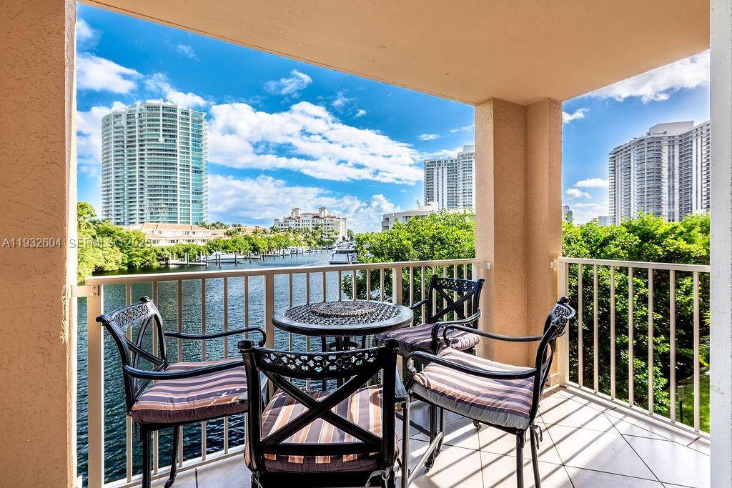 19999 E Country Club DrAventura - Condo/Co-Op/Seasonal,Condo condo unit 1302 - picture