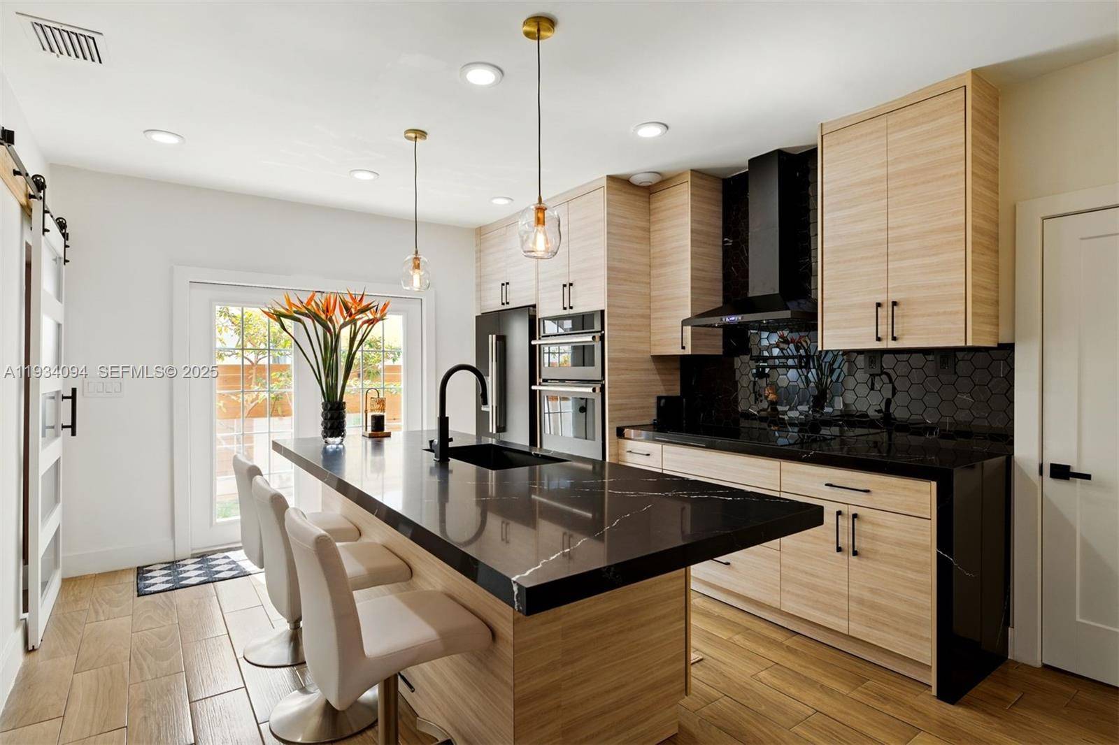 1363 Biarritz DrMiami Beach - picture