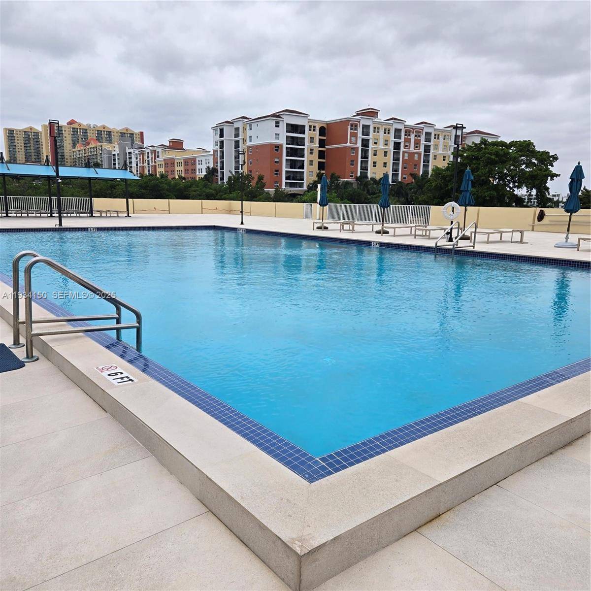 230 174th StSunny Isles Beach - Condo/Co-Op/Annual,Condo condo unit 819 - picture