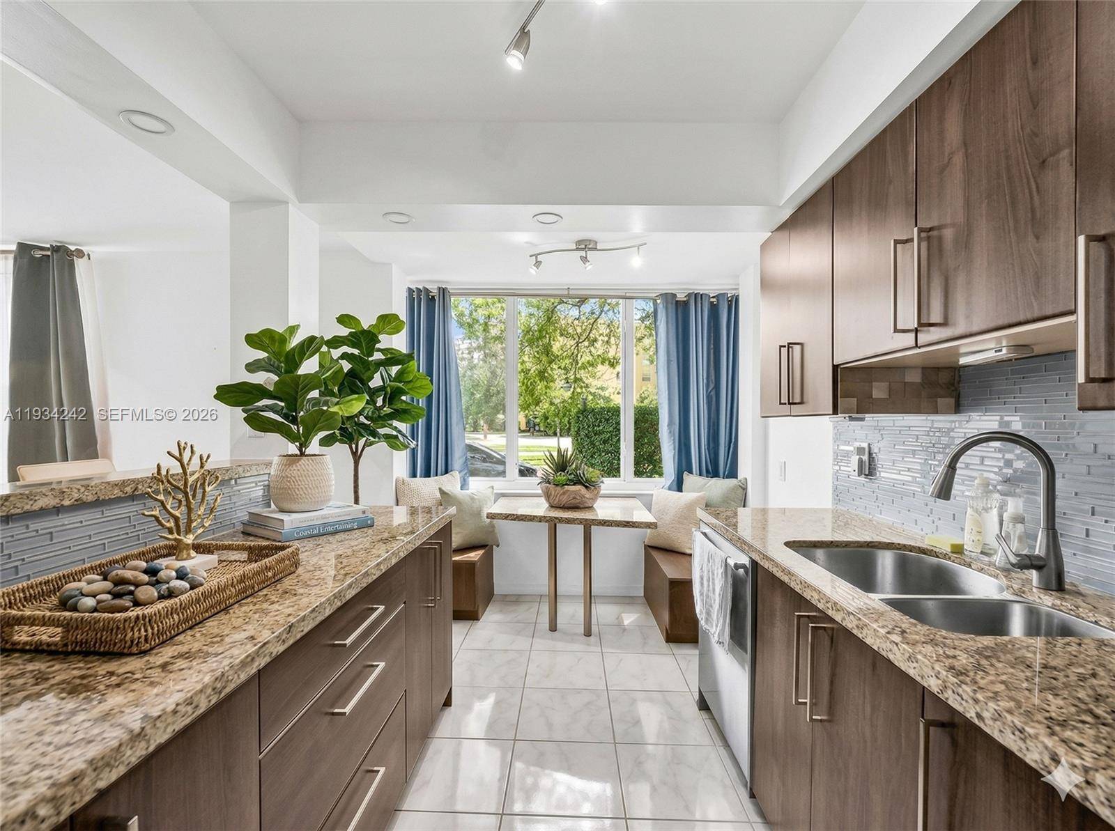 250 180th DrSunny Isles Beach - Condo 5+ Stories,Condo condo unit 155 - picture