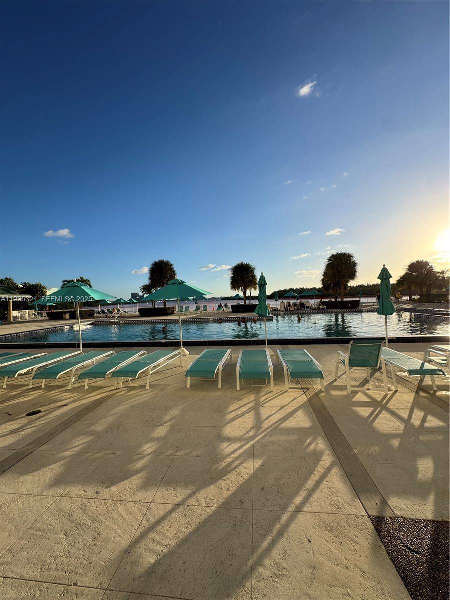 300 Bayview DrSunny Isles Beach - Condo 5+ Stories,Condo condo unit 509 - picture