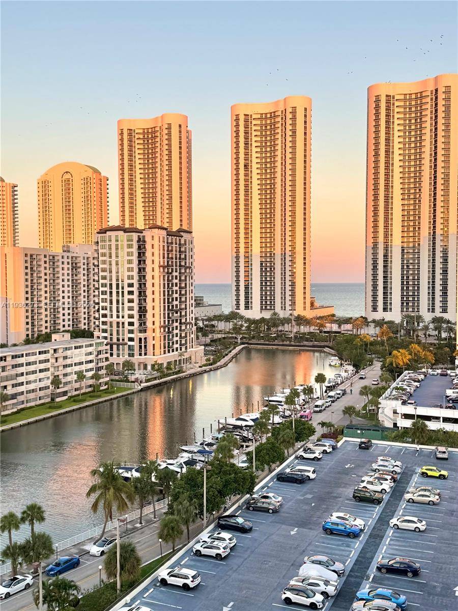 300 Bayview DrSunny Isles Beach - Condo 5+ Stories,Condo condo unit 1201 - picture