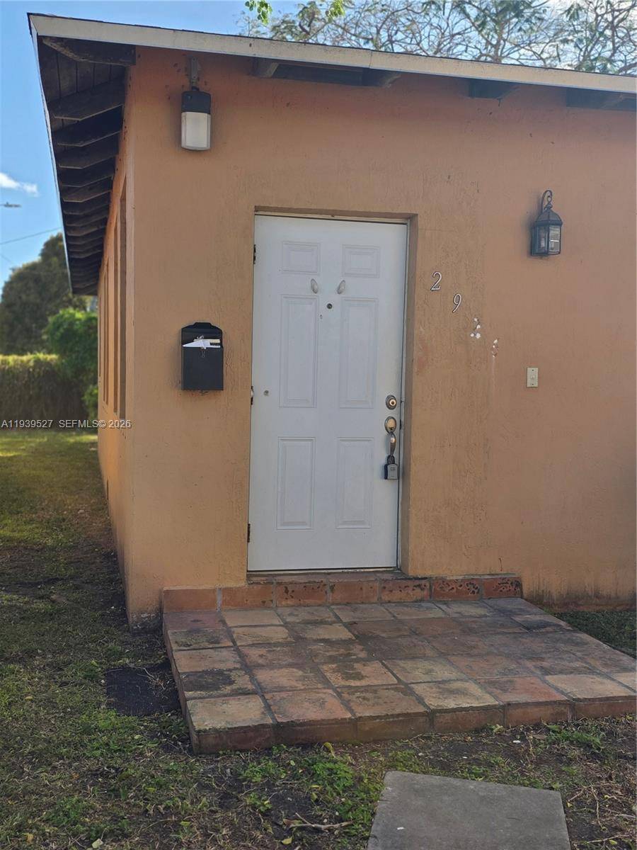 2924 SW 26 STMiami - picture