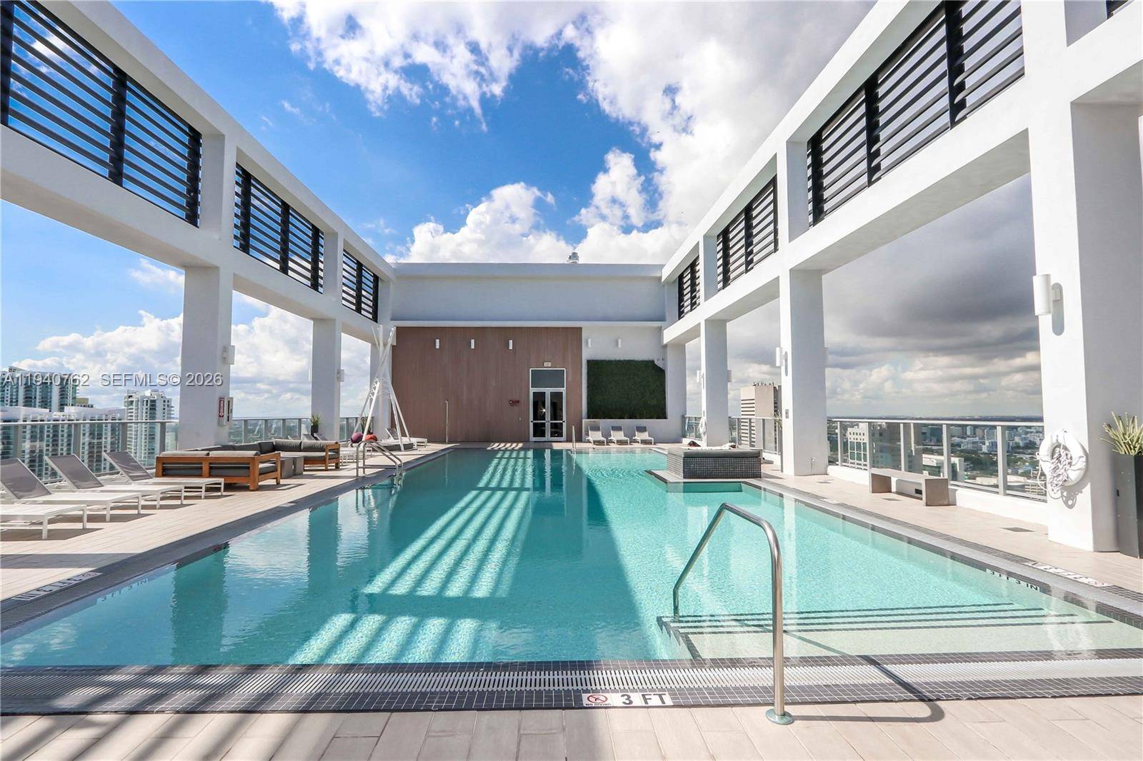 151 SE 1st StMiami - Condo/Co-Op/Seasonal,Condo condo unit 611 - picture