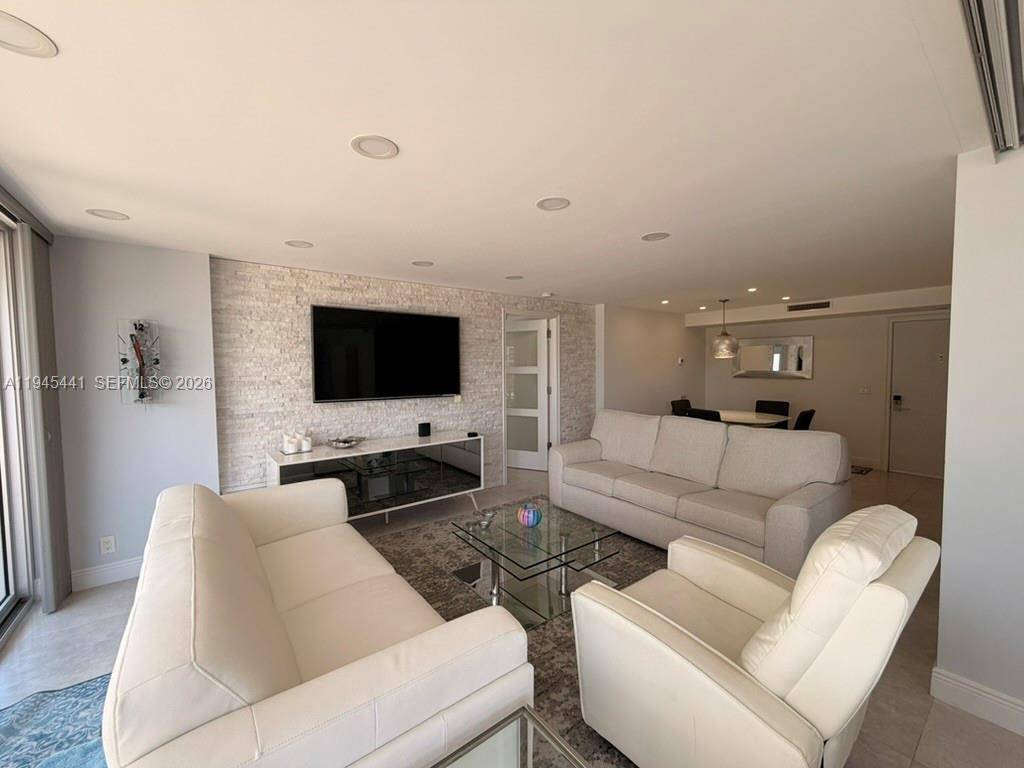 531 N Ocean BlvdPompano Beach - Condo/Co-Op/Seasonal,Condo condo unit 404 - picture