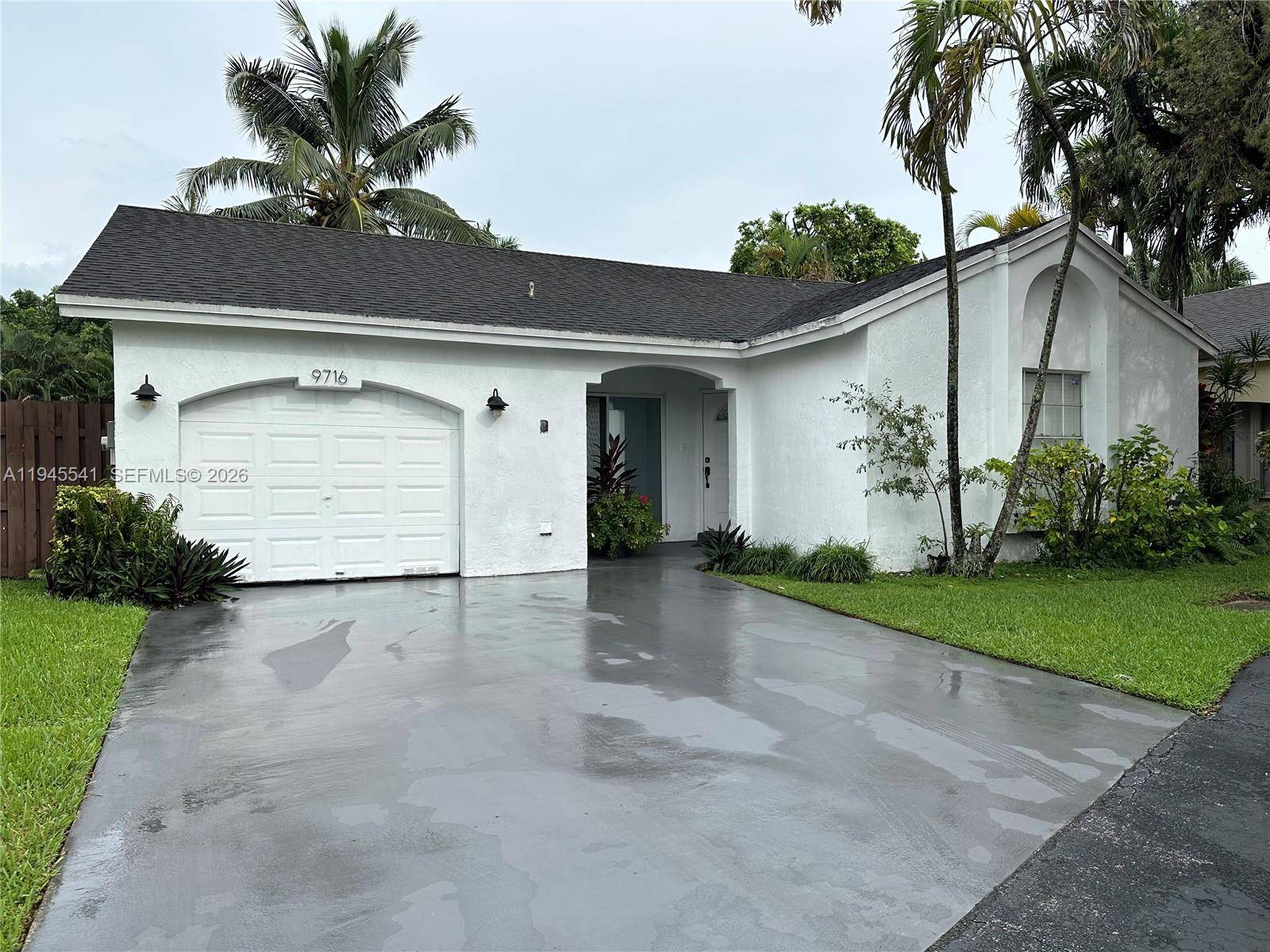 9716 NW 51st TerDoral - picture