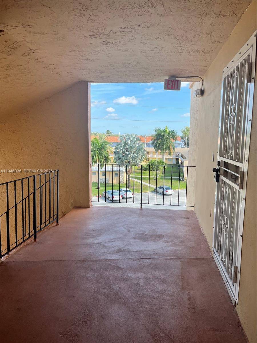 6780 W 2nd CtHialeah - Condo 1-4 Stories,Condo condo unit 408 - picture