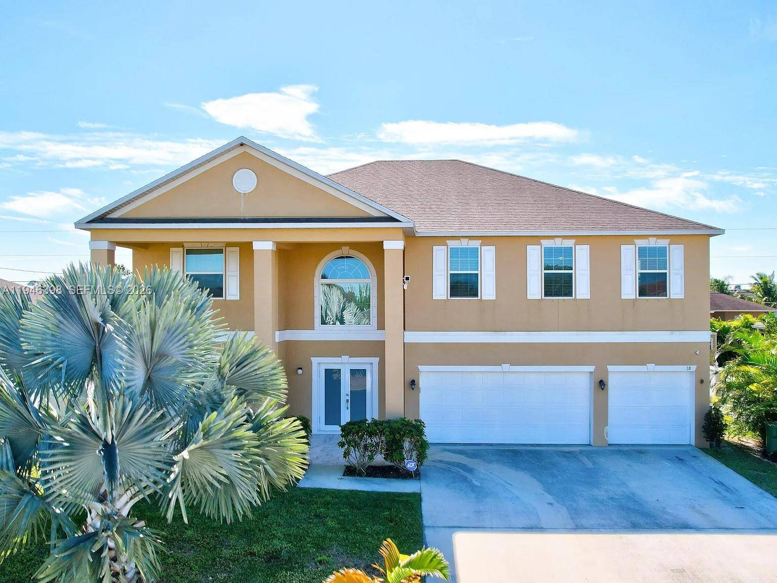 1018 SW Eckard AvePort St. Lucie - picture