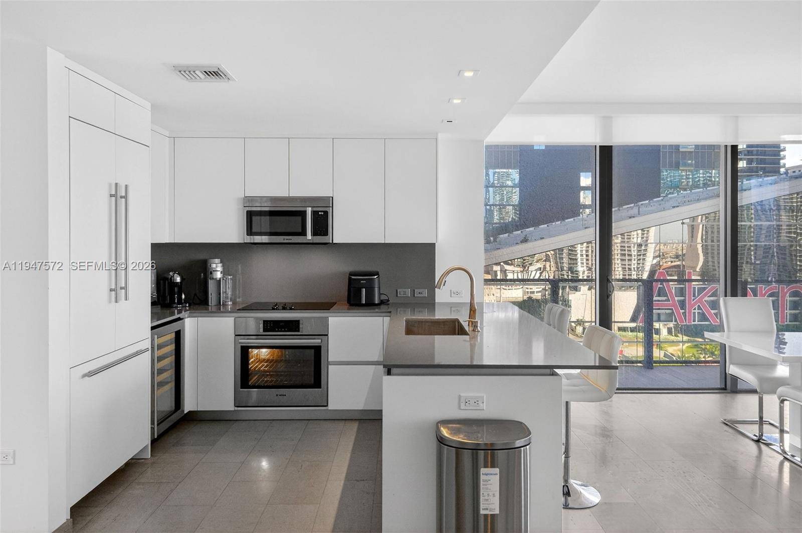 68 SE 6th StMiami - Condo/Co-Op/Annual,Condo condo unit 1702 - picture