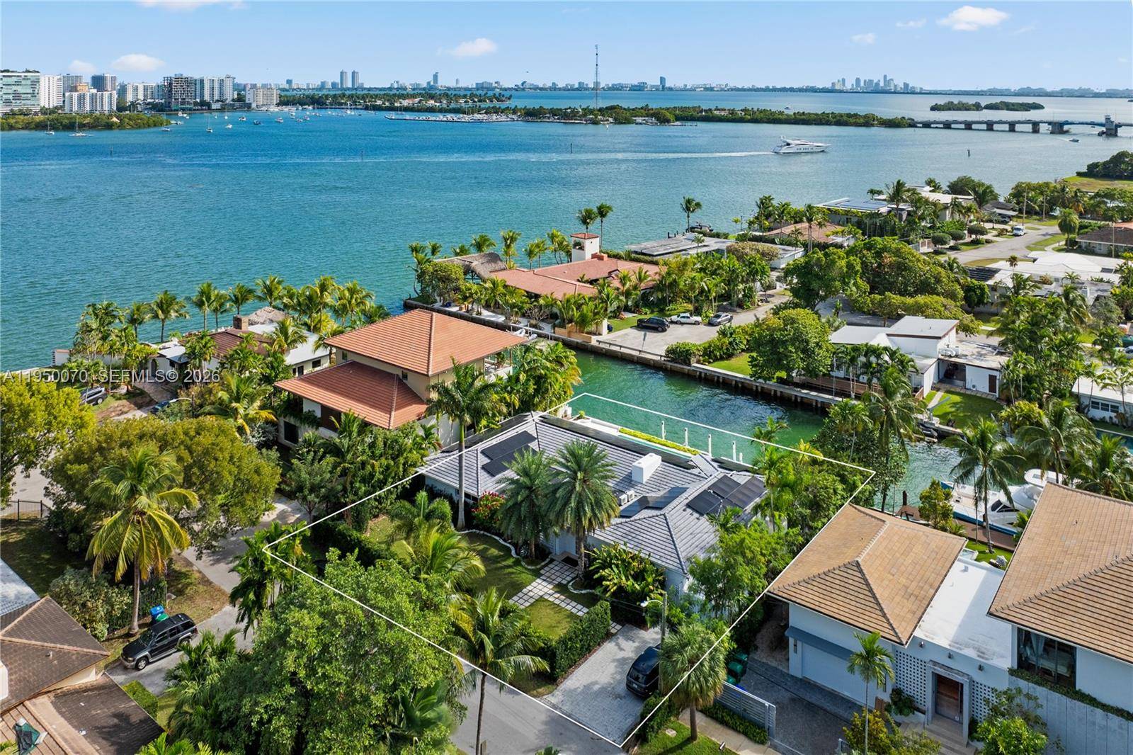 1250 NE 87th StMiami - picture