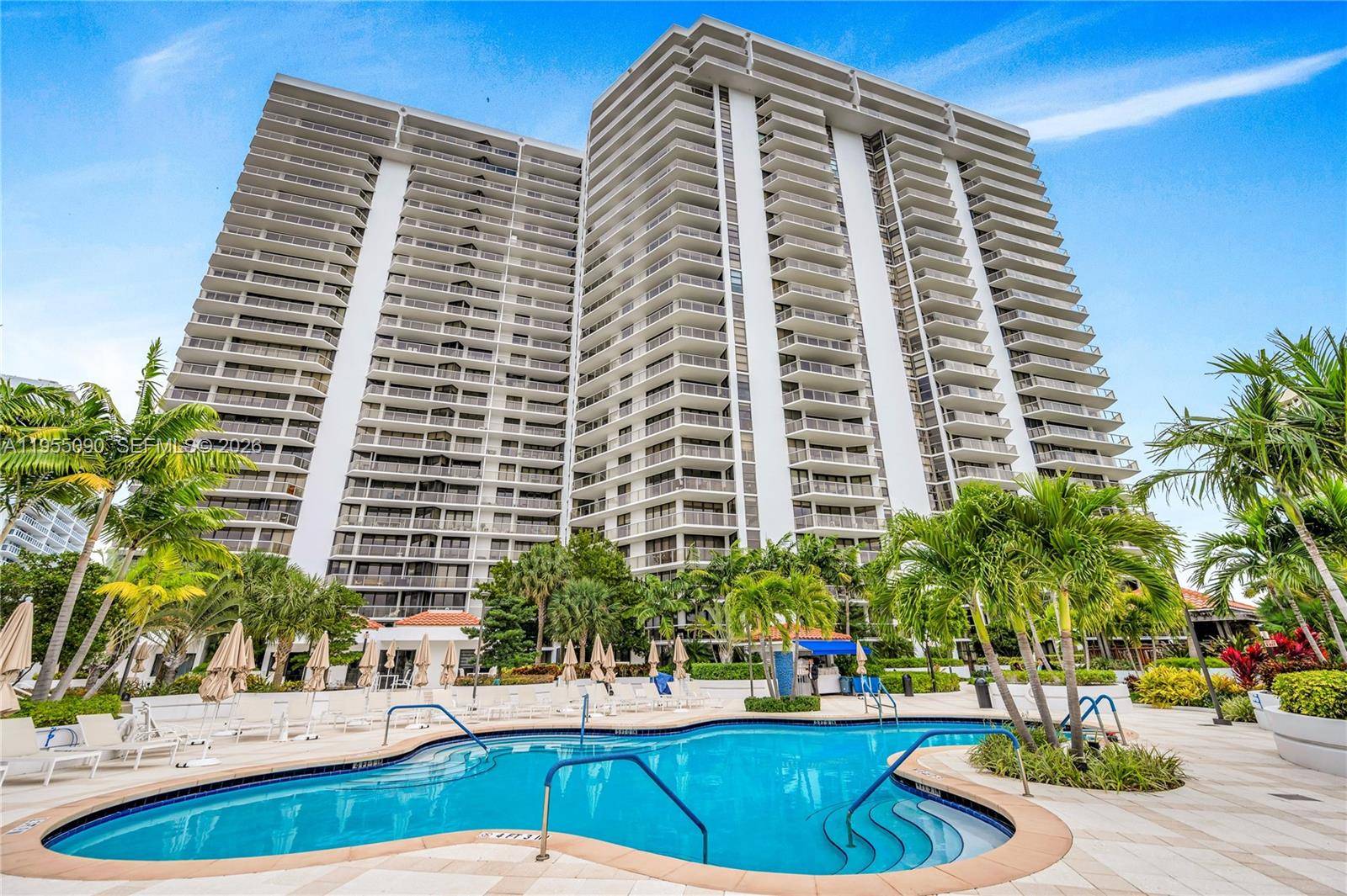 20281 E Country Club DrAventura - Condo 5+ Stories,Condo condo unit 210 - picture