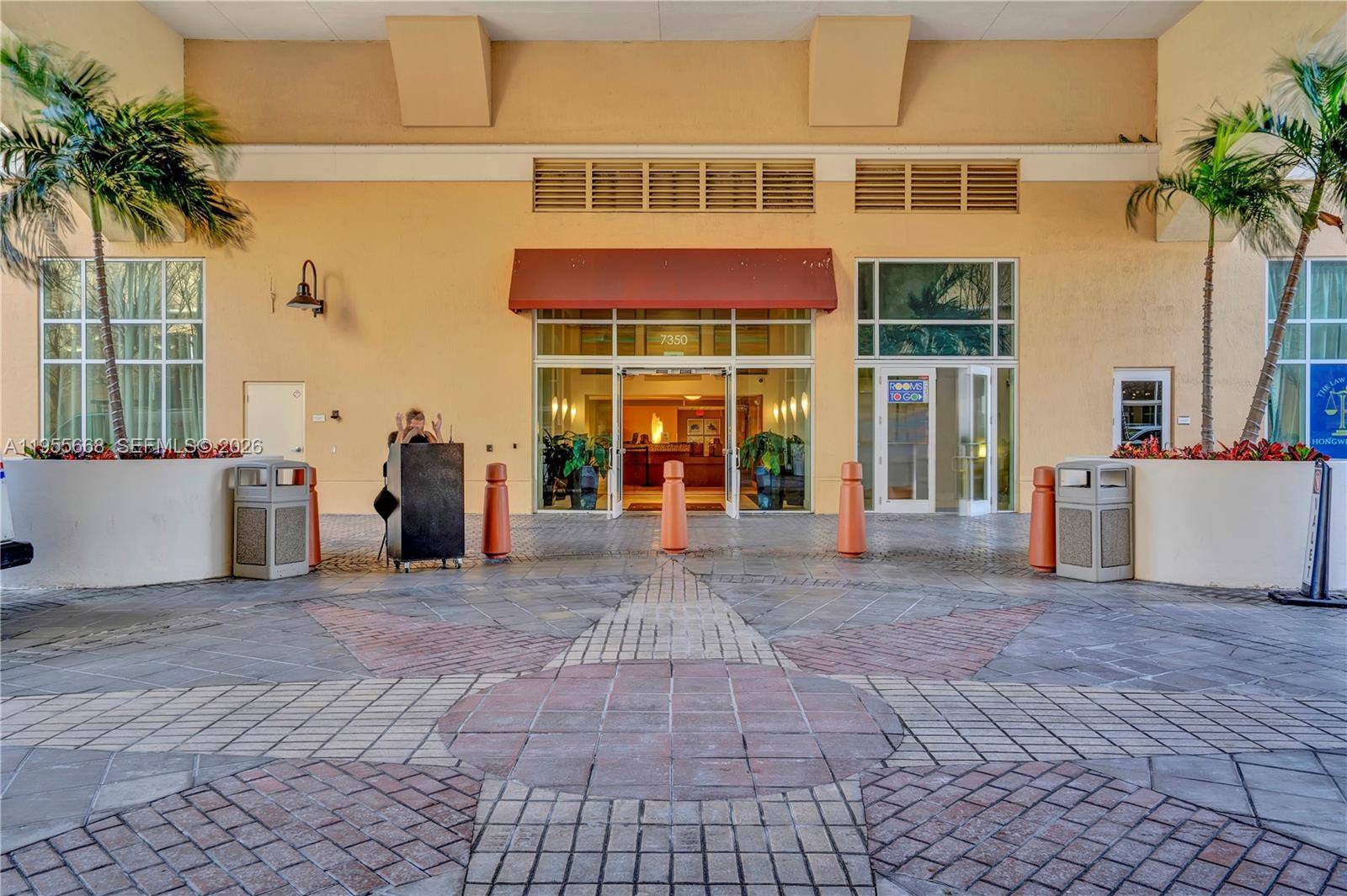 7350 SW 89th StMiami - Condo 5+ Stories,Condo condo unit 1402S - picture