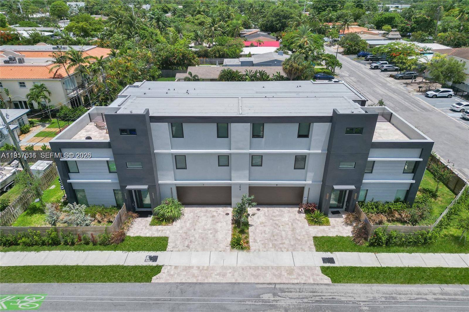 1617 NE 11th StFort Lauderdale - Townhouse/Villa-Annual,Townhouse condo unit TH1 - picture