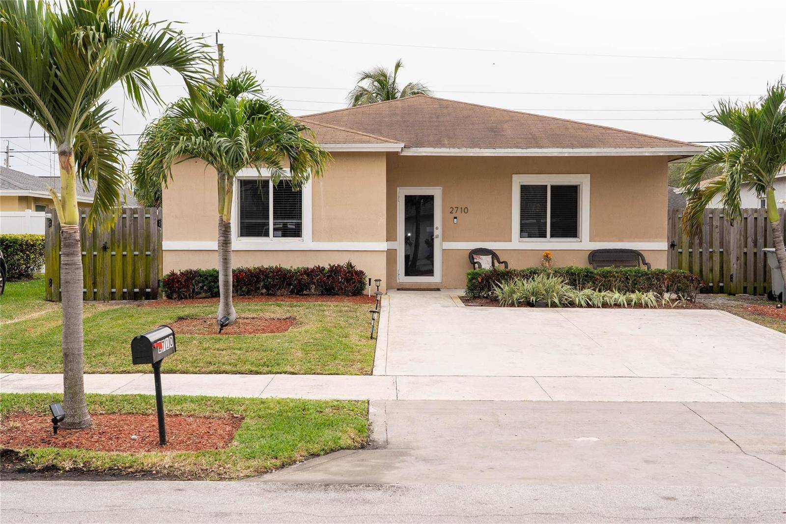 2710 NW 5thPompano Beach - picture