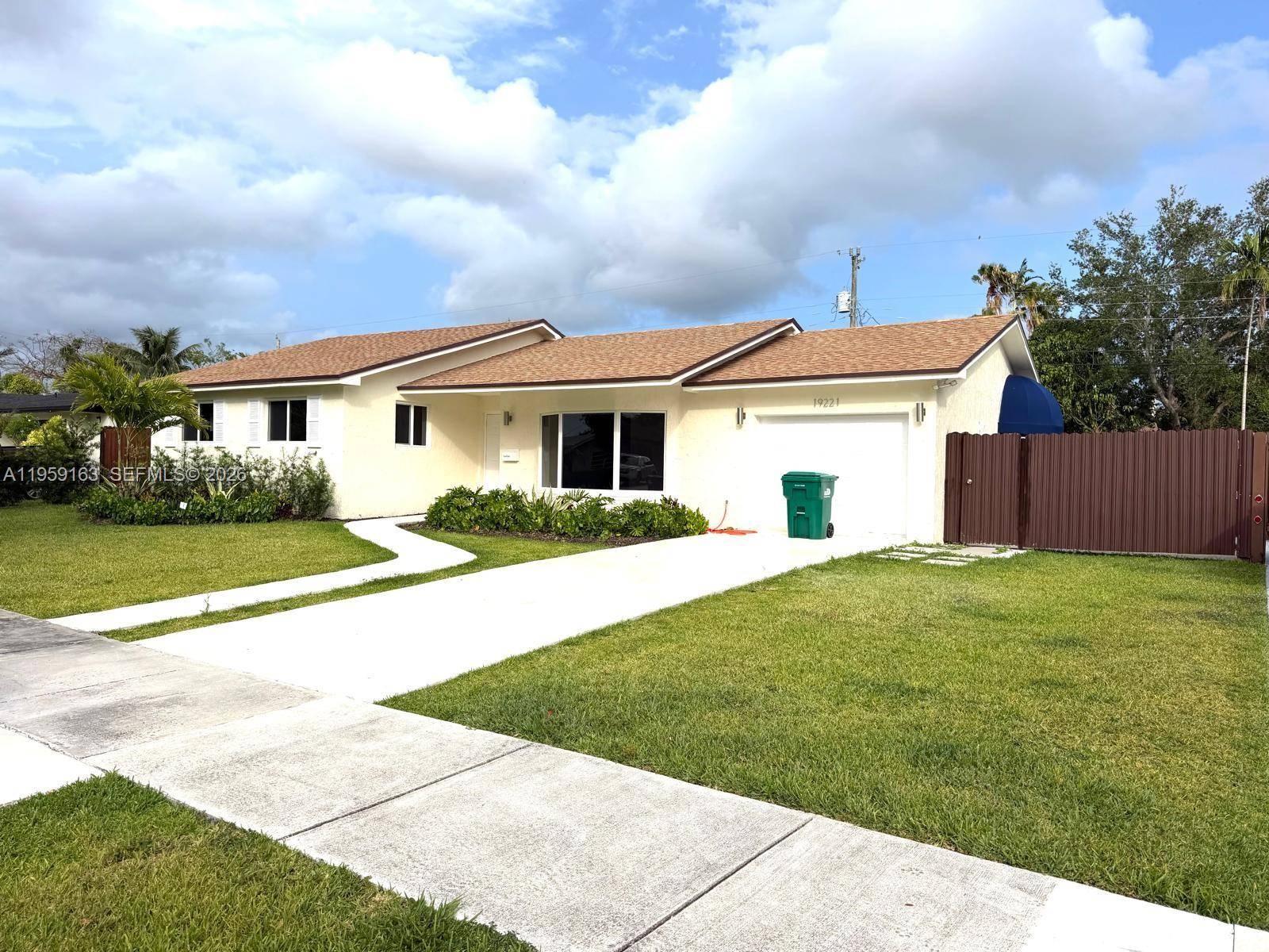 19221 SW 92nd RdCutler Bay - picture