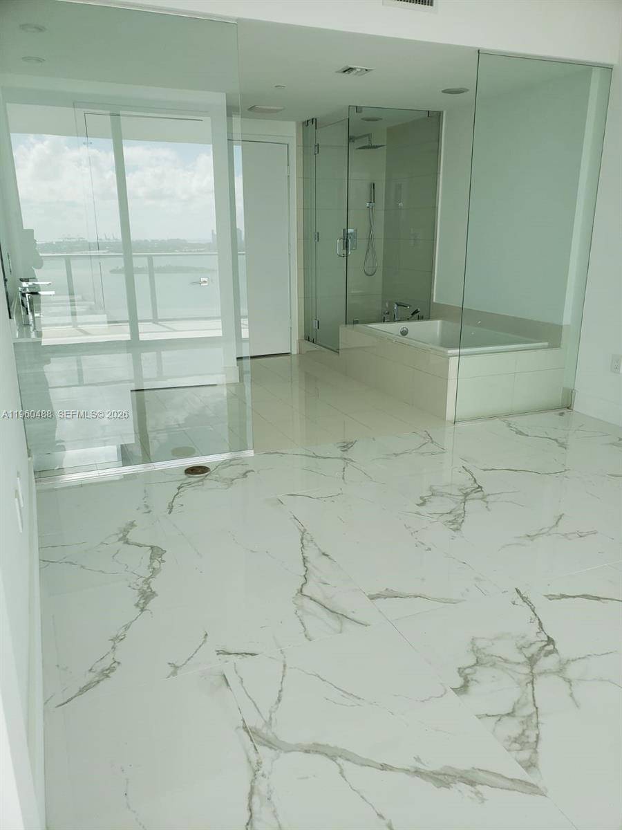 650 NE 32nd StMiami - Condo/Co-Op/Annual,Condo condo unit 2303 - picture