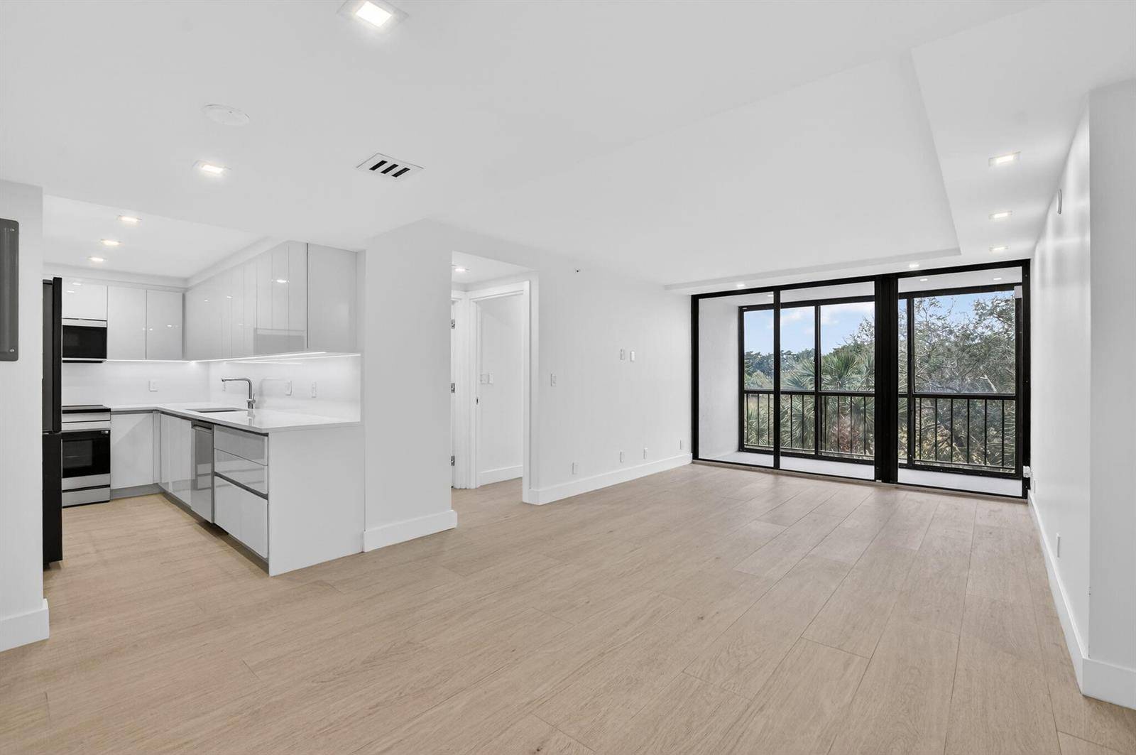 7835 LakesideBoca Raton - Condo condo unit 946 - picture