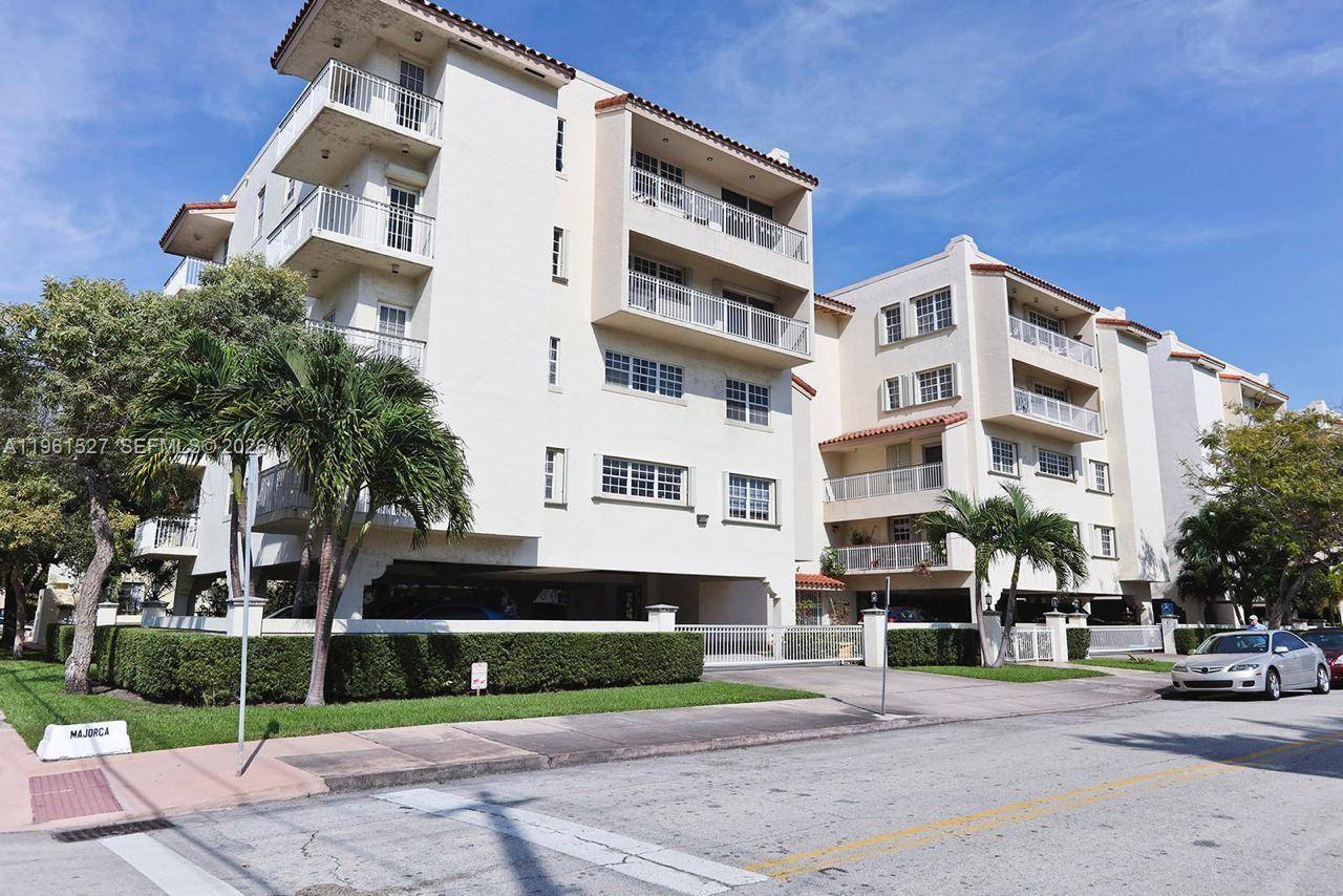49 Majorca AveCoral Gables - Condo/Co-Op/Annual,Condo condo unit 303 - picture