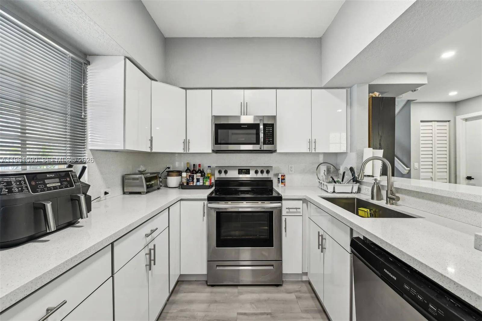 380 NW 20th StMiami - Single Family-Annual,House condo unit 8 - picture