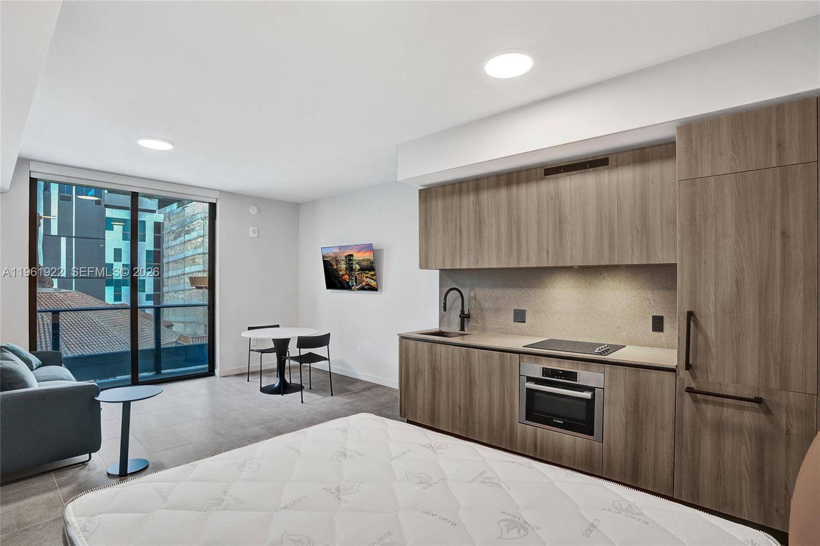 121 NE 5th StreetMiami - Condo 5+ Stories,Condo condo unit 807 - picture