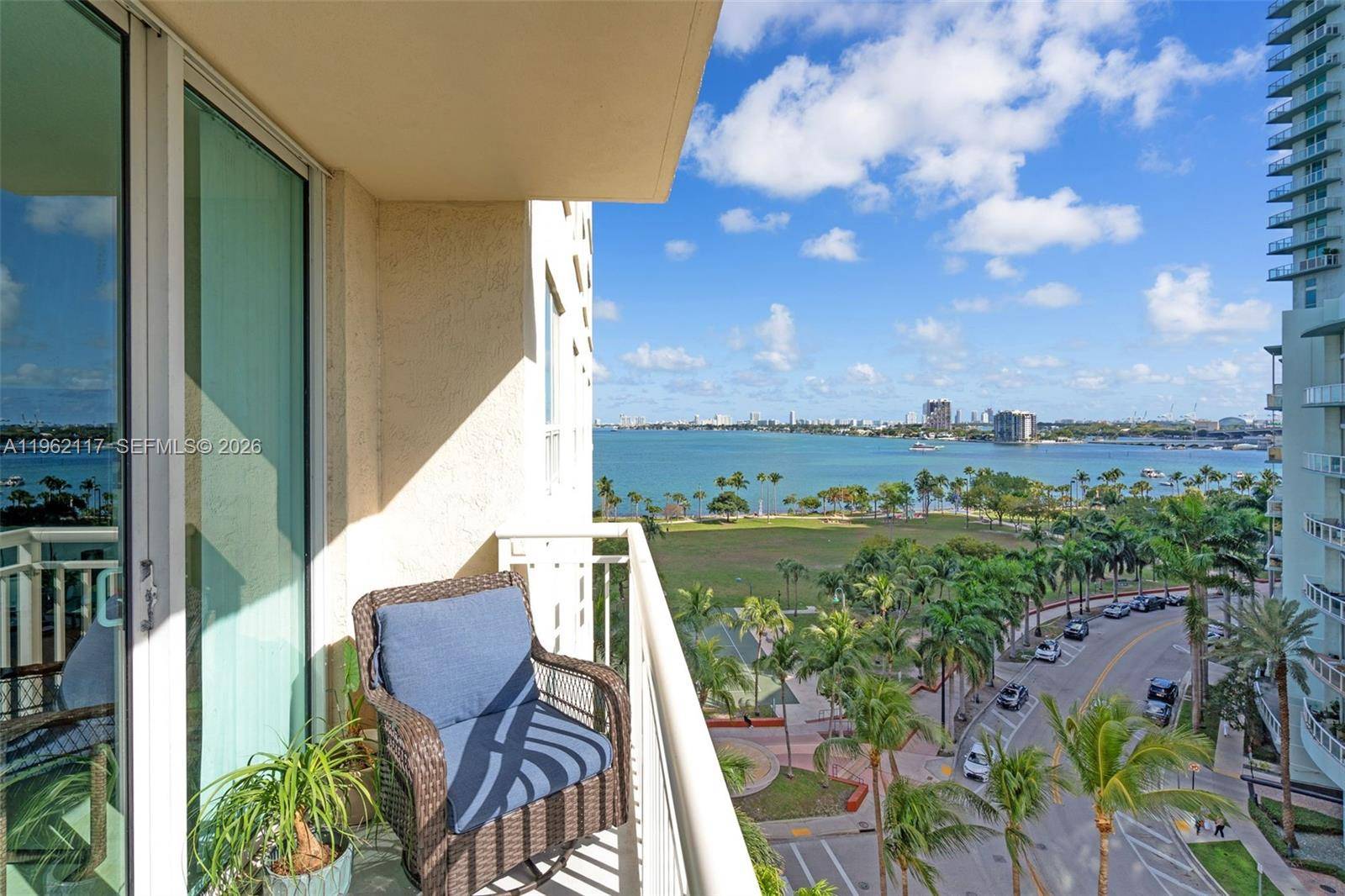 2000 N Bayshore DrMiami - Condo 5+ Stories,Condo condo unit 909 - picture
