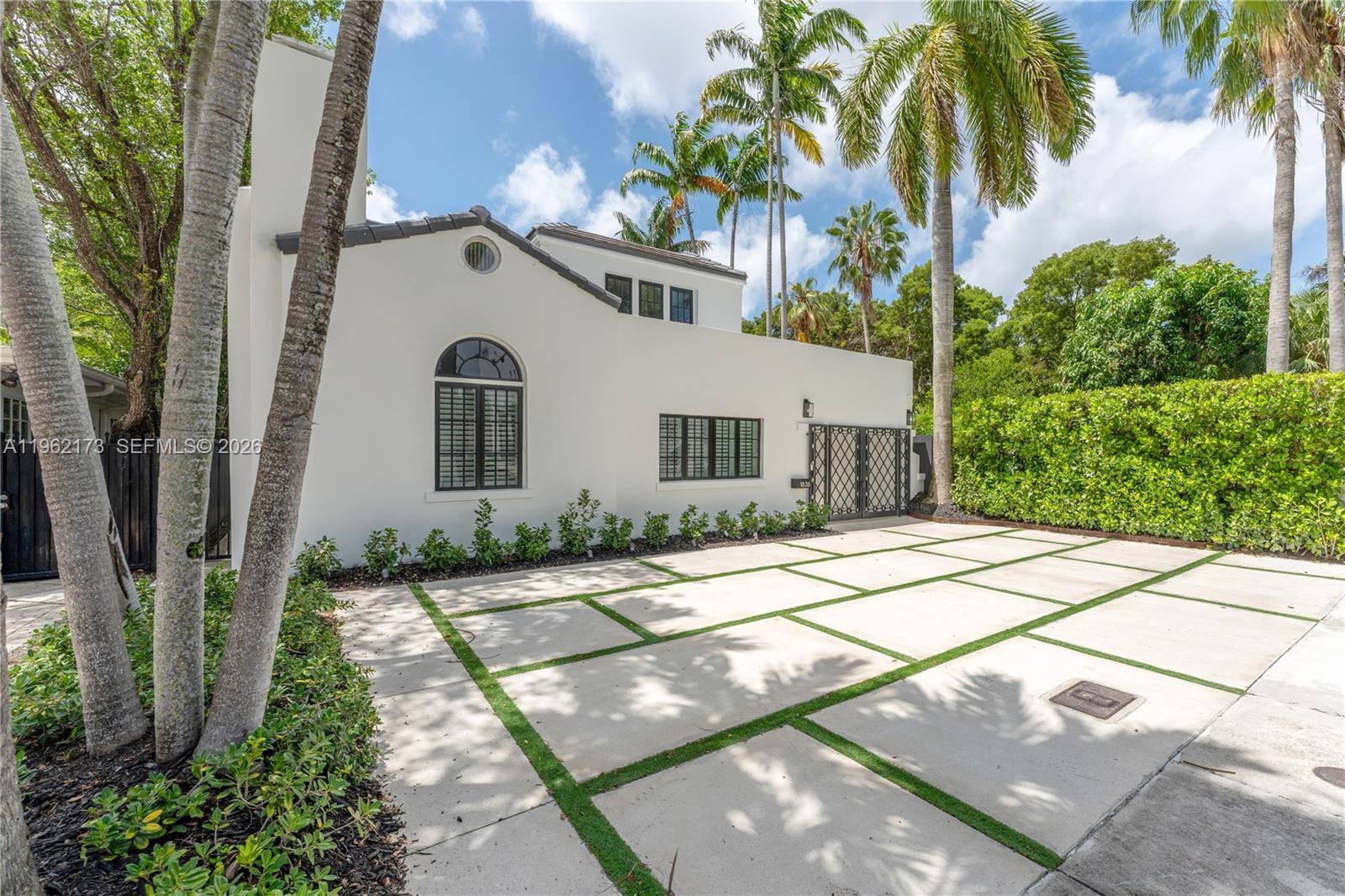 1826 Fairhaven PlMiami - picture