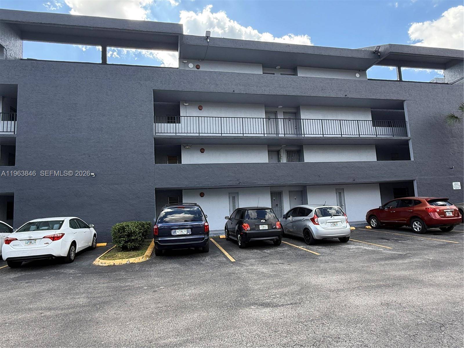 8821 W Flagler StMiami - Condo 1-4 Stories,Condo condo unit 411 - picture