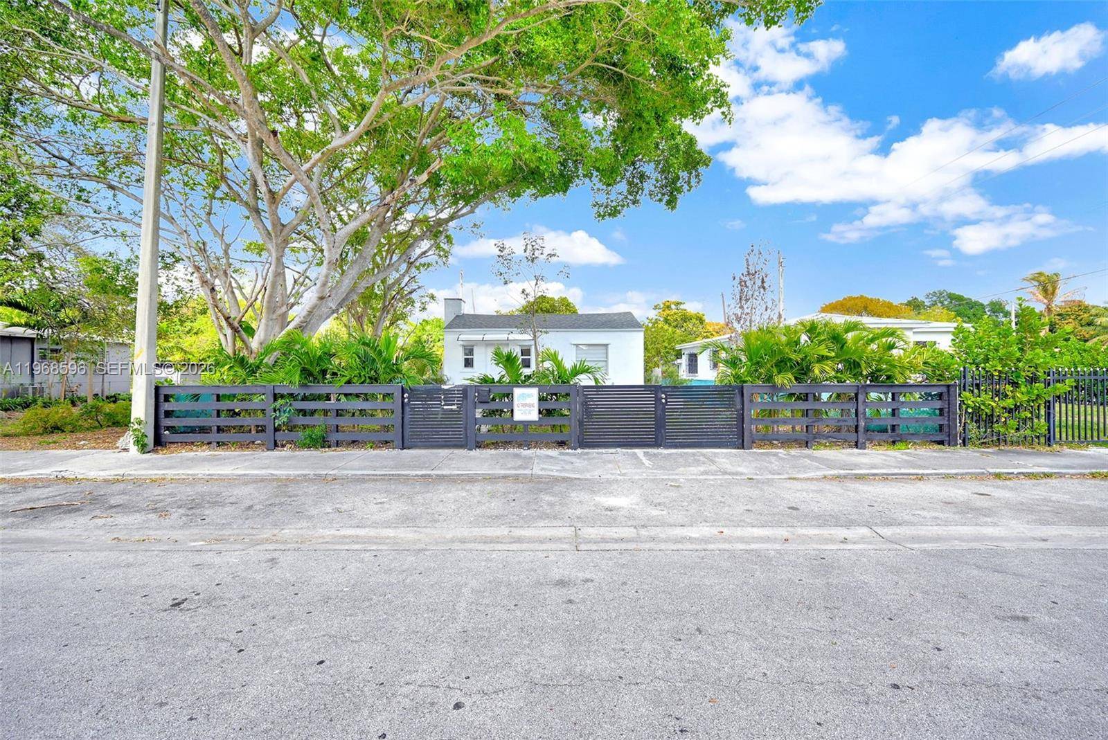 503 NW 47th StMiami - picture