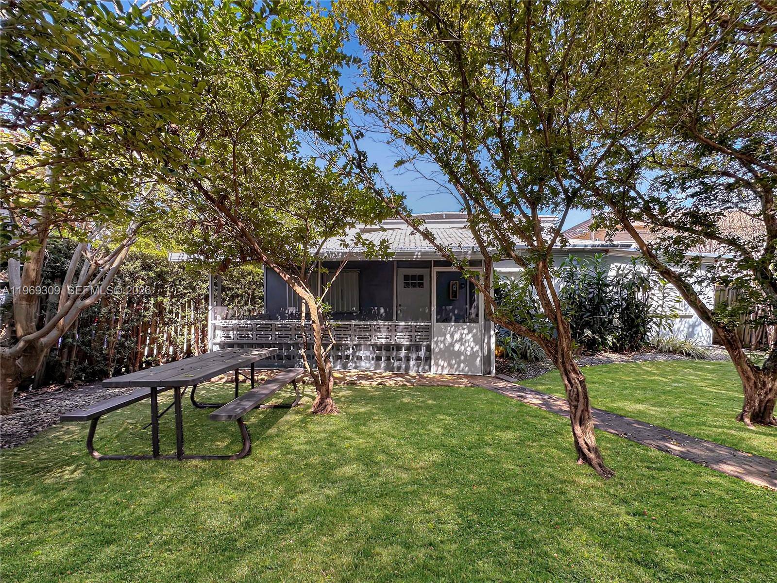 969 Bay DrMiami Beach - Single Family-Annual,House condo unit 5 - picture