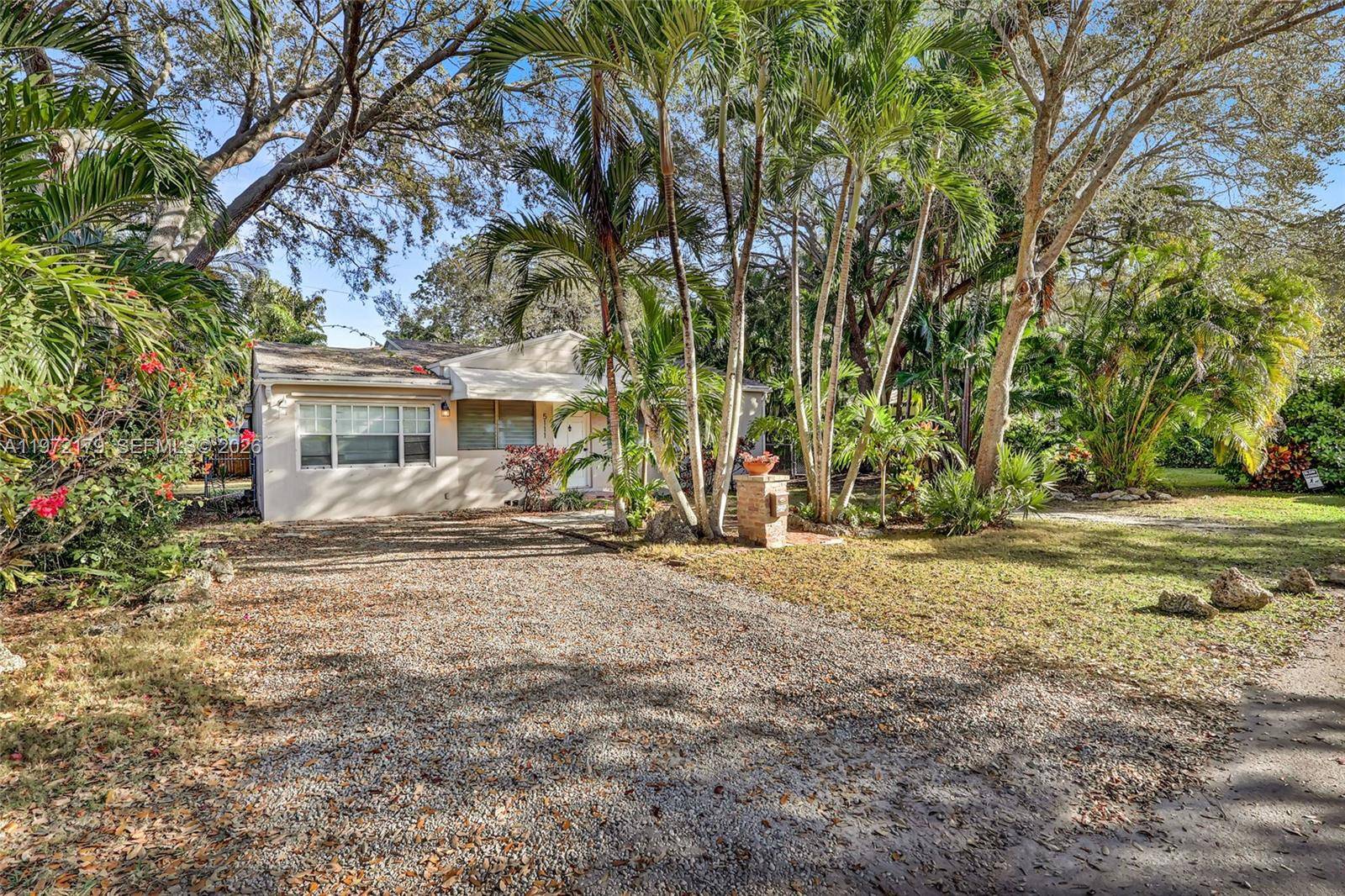 5111 SW 73rd TerMiami - picture