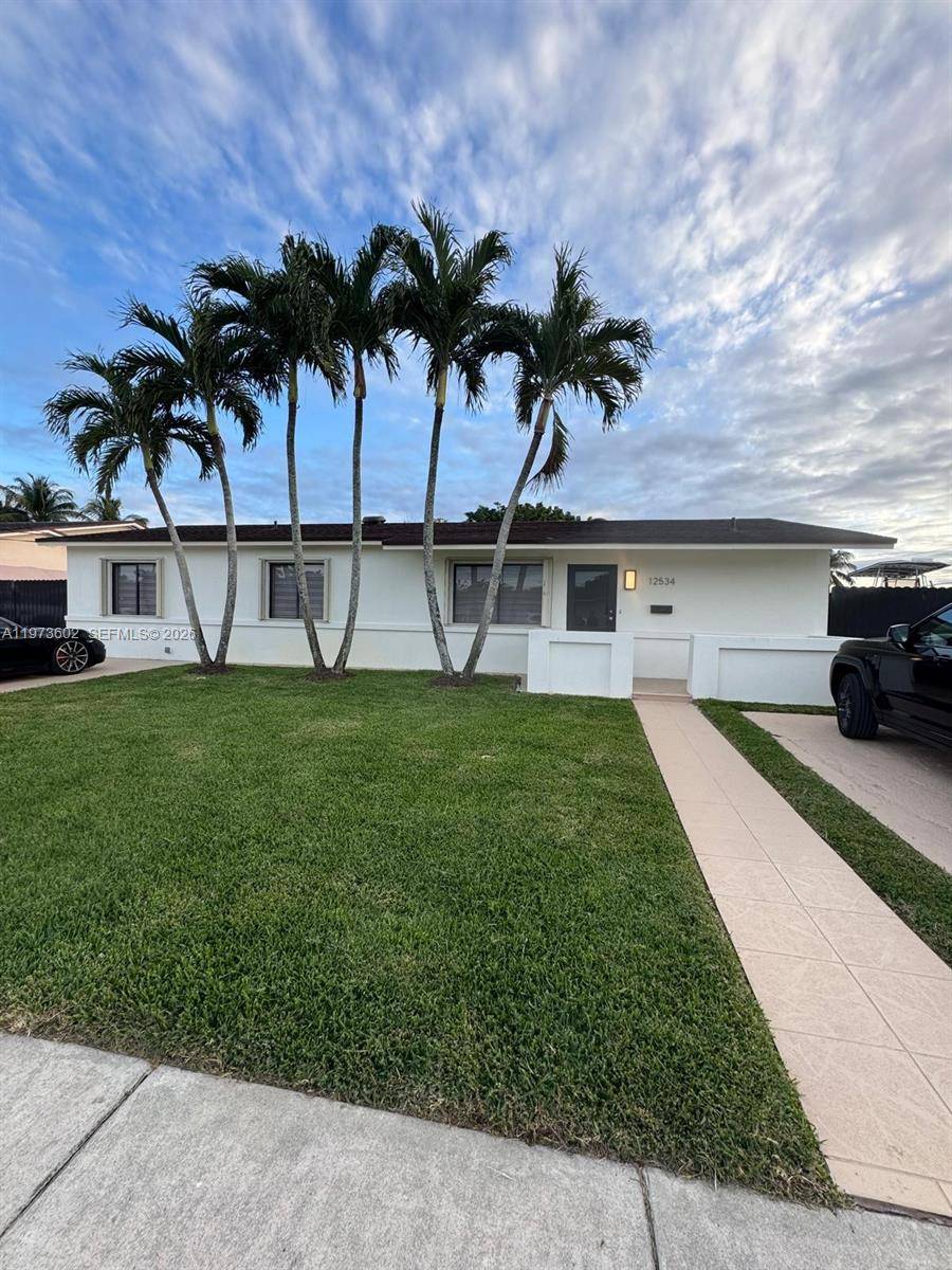 12534 SW 27th StMiami - picture