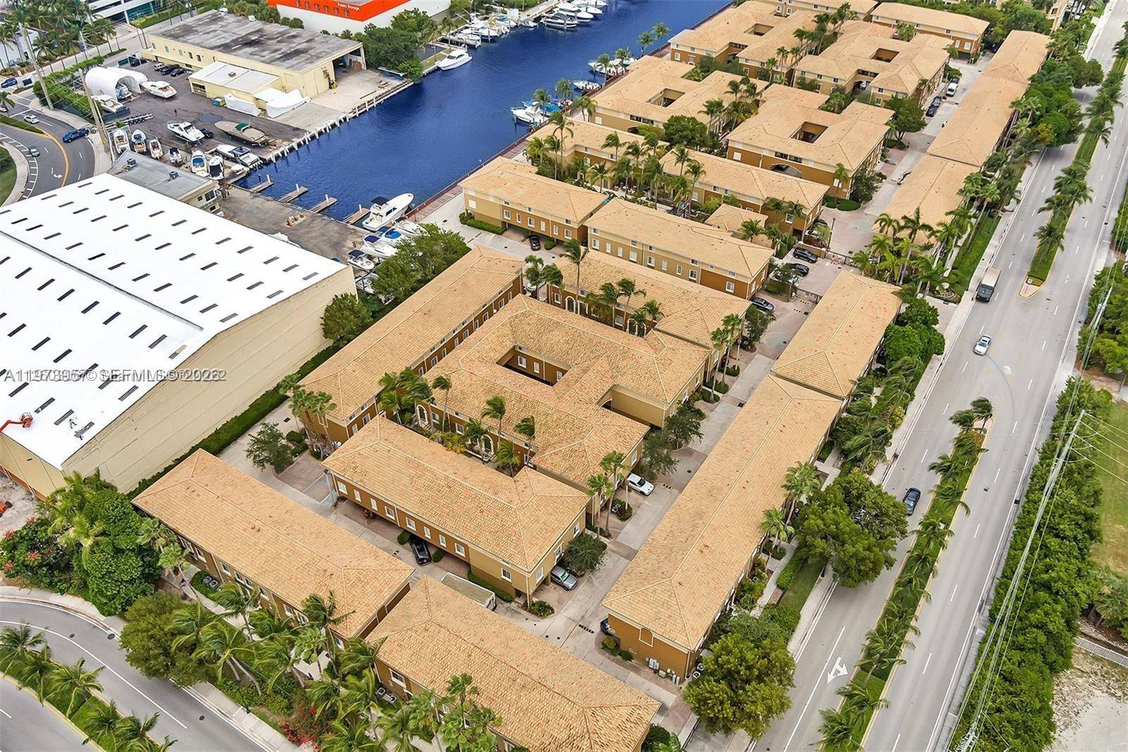 2965 NE 185th StAventura - Townhouse condo unit 1513 - picture