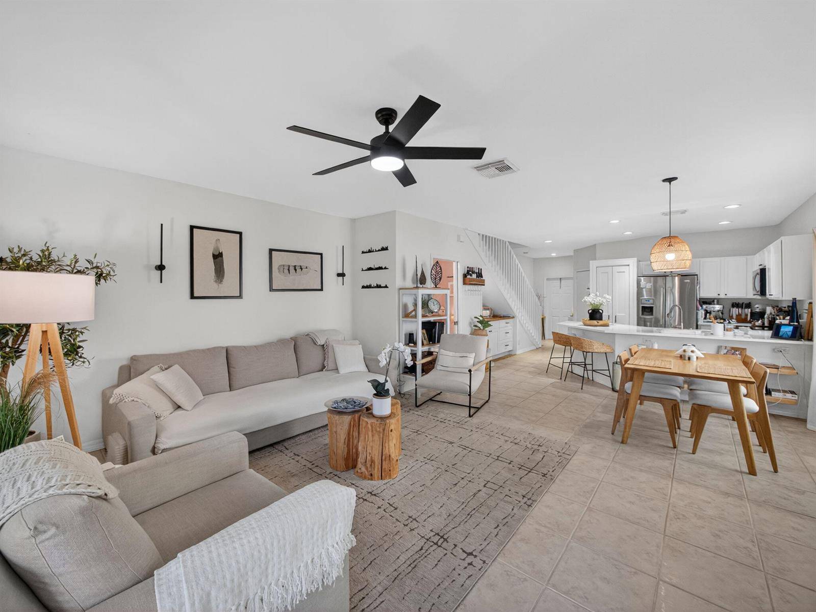 1512 BuckinghamWellington - picture