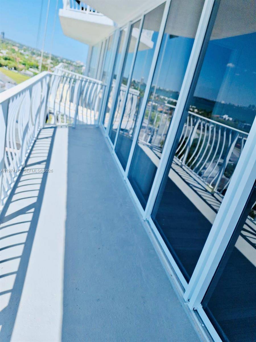 7601 E Treasure DrNorth Bay Village - Condo 5+ Stories,Condo condo unit 1406 - picture