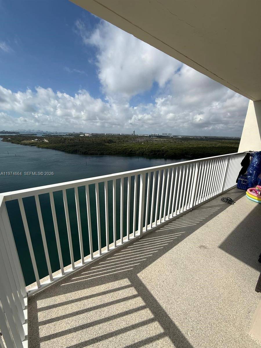 300 Bayview DrSunny Isles Beach - Condo/Co-Op/Annual,Condo condo unit 2106 - picture