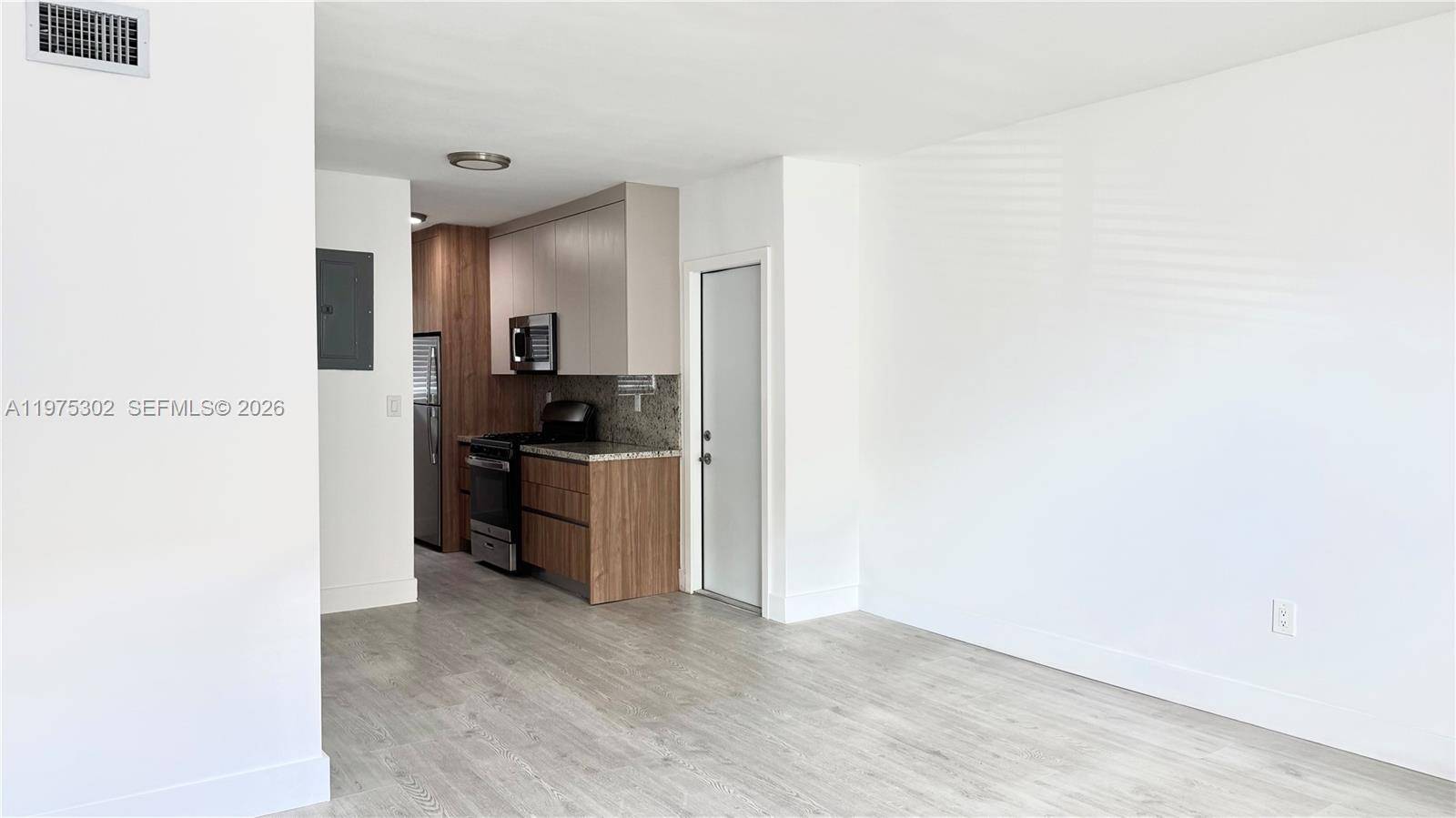 650 Lenox AveMiami Beach - Apartments-Annual,Apartment condo unit 3 - picture