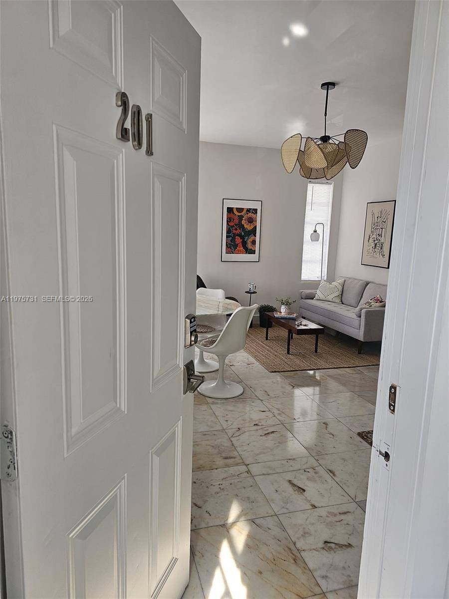 801 8th StMiami Beach - Condo 1-4 Stories,Condo condo unit 201 - picture