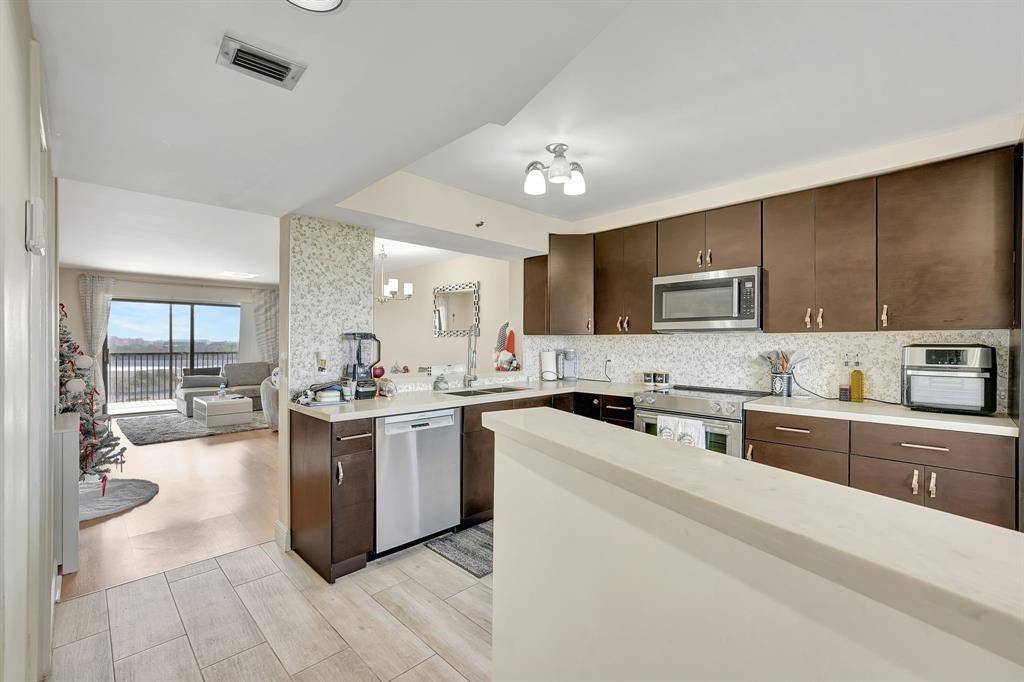 2200 S Cypress BendPompano Beach - Condo condo unit 905 - picture