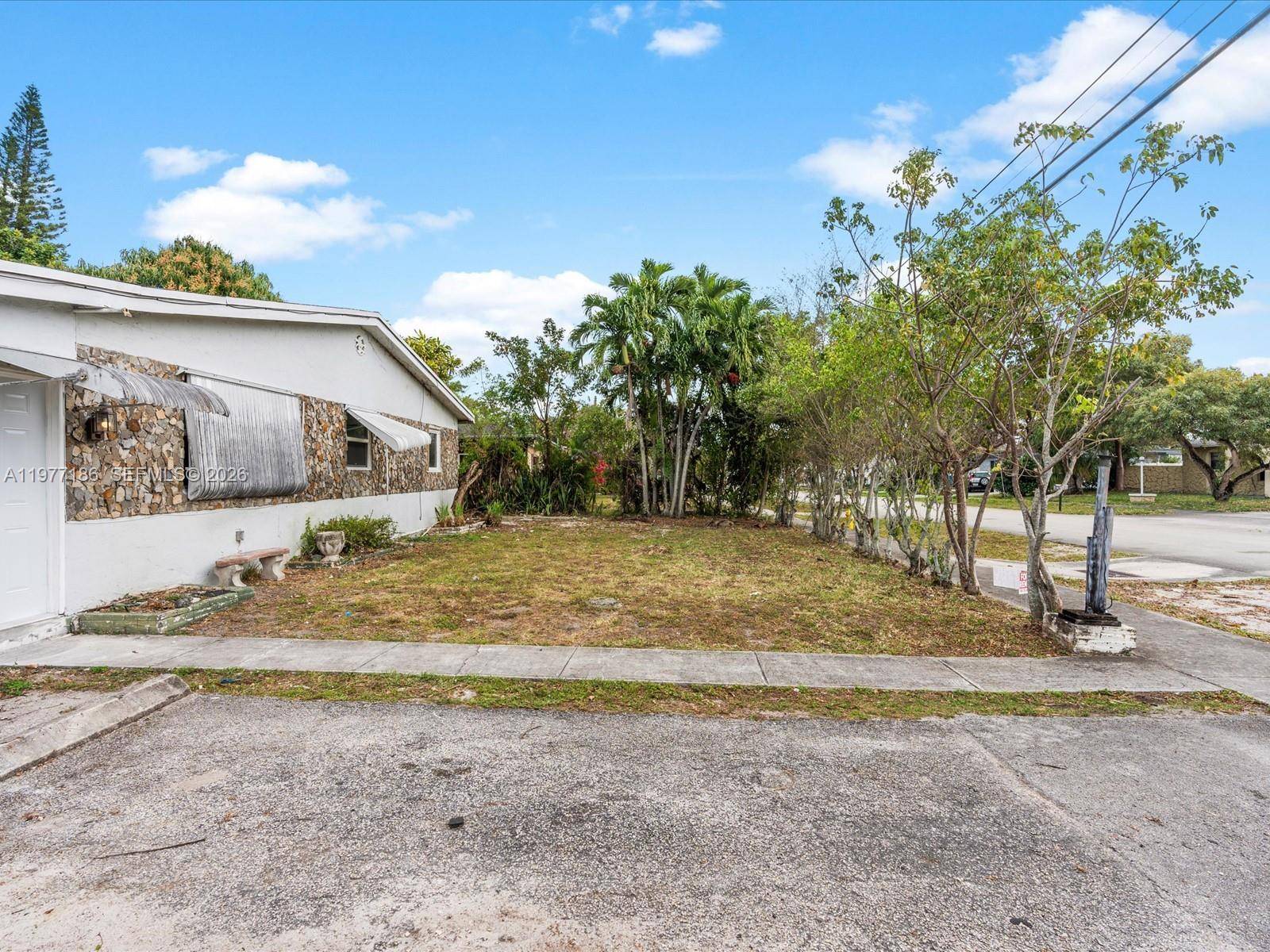 4331 SW 31st DrWest Park - picture