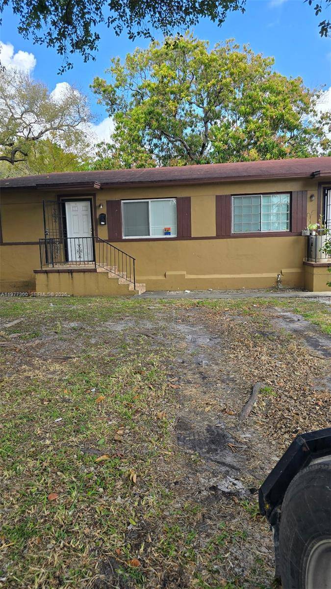 6910 NW 5th PlMiami - picture