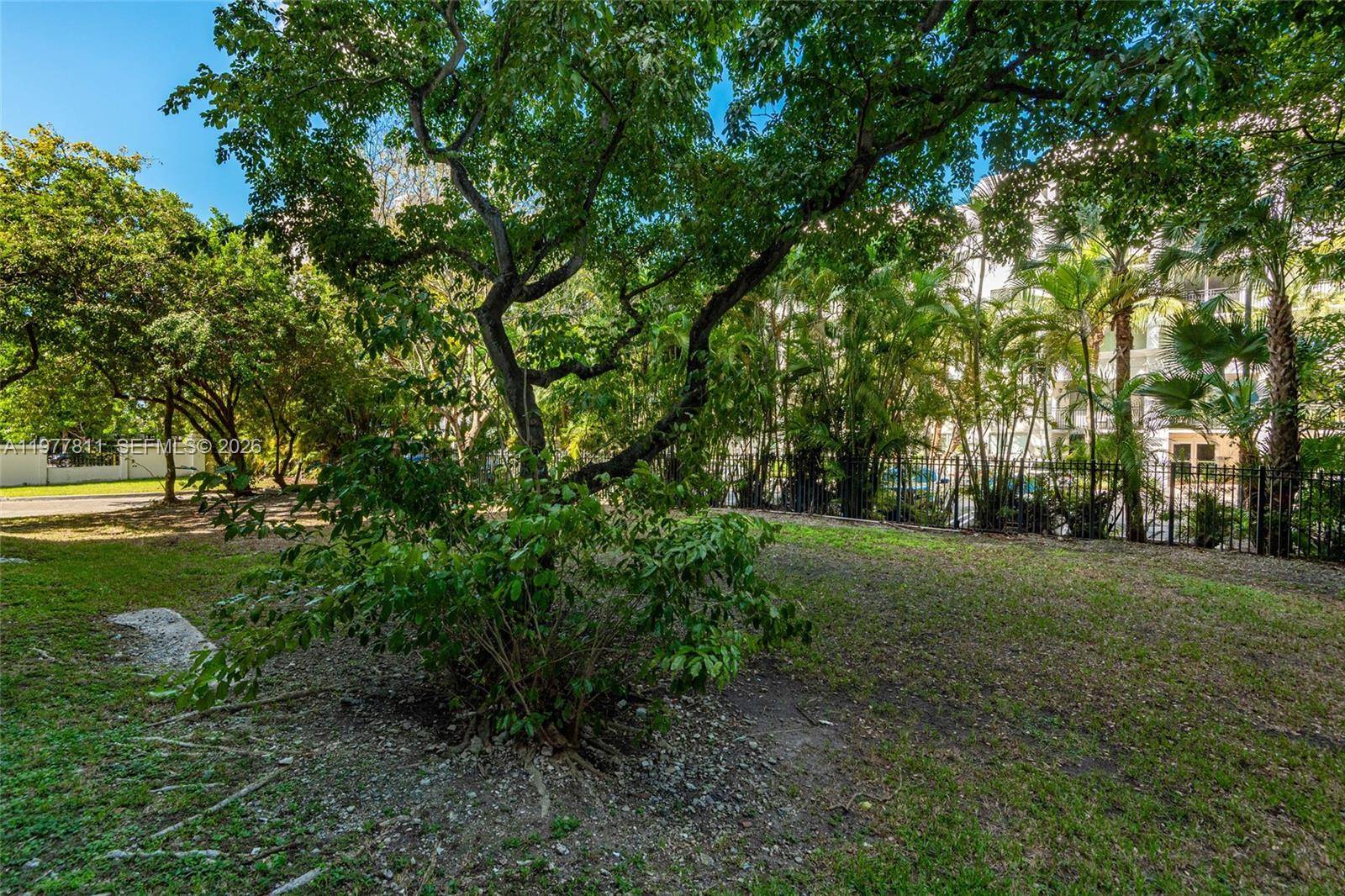 17021 N Bay RdSunny Isles Beach - Condo/Co-Op/Annual,Condo condo unit 102 - picture