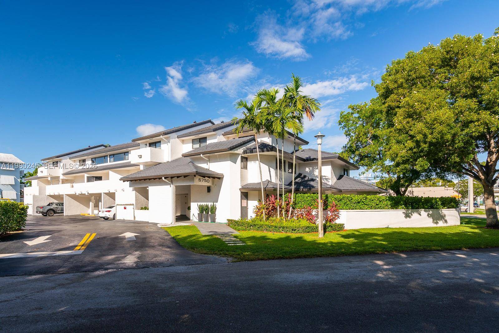 5750 Turin StCoral Gables - Condo 1-4 Stories,Condo condo unit 206 - picture